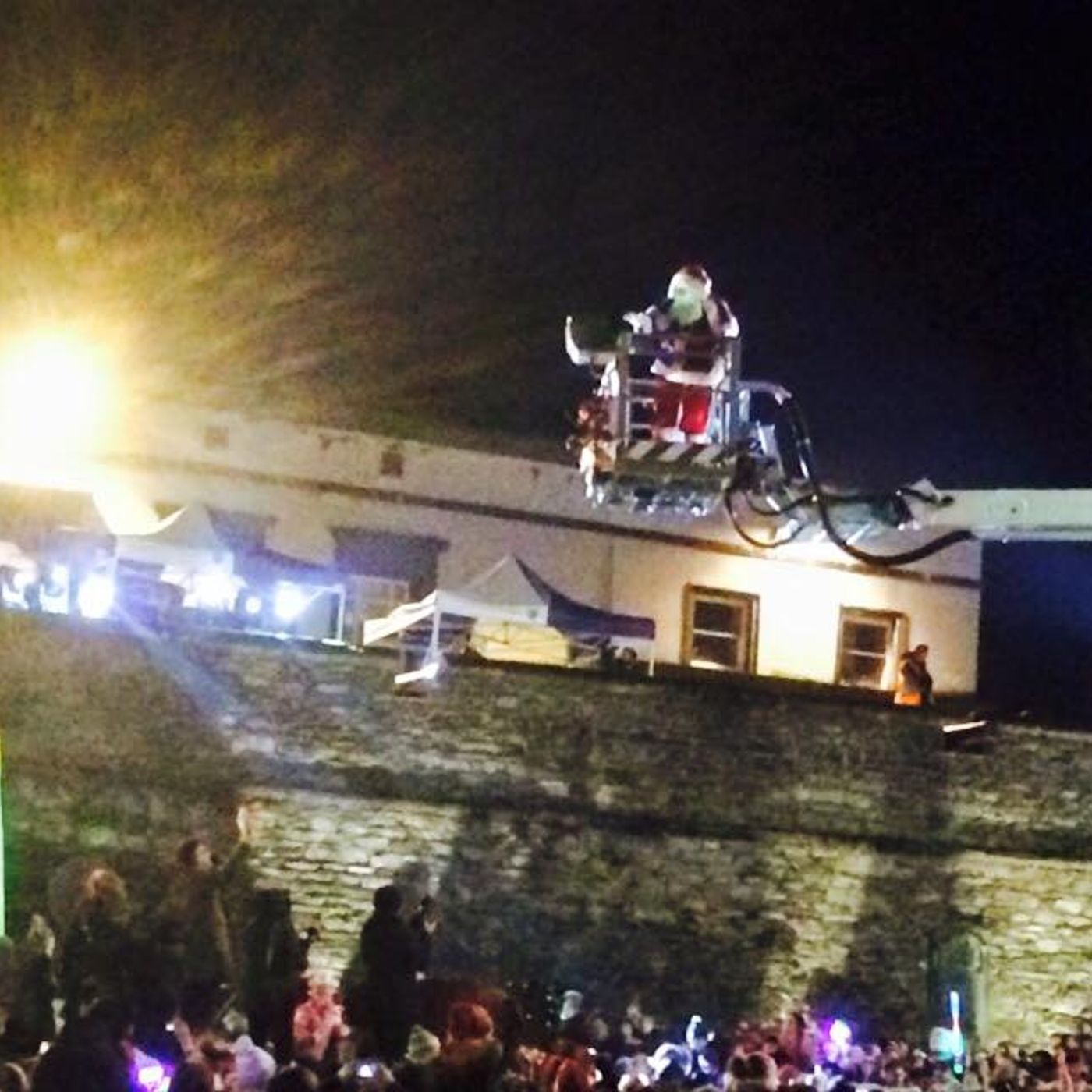 LISTEN: Thousands watched the #Christmas lights being turned on in #Derry last night episode artwork