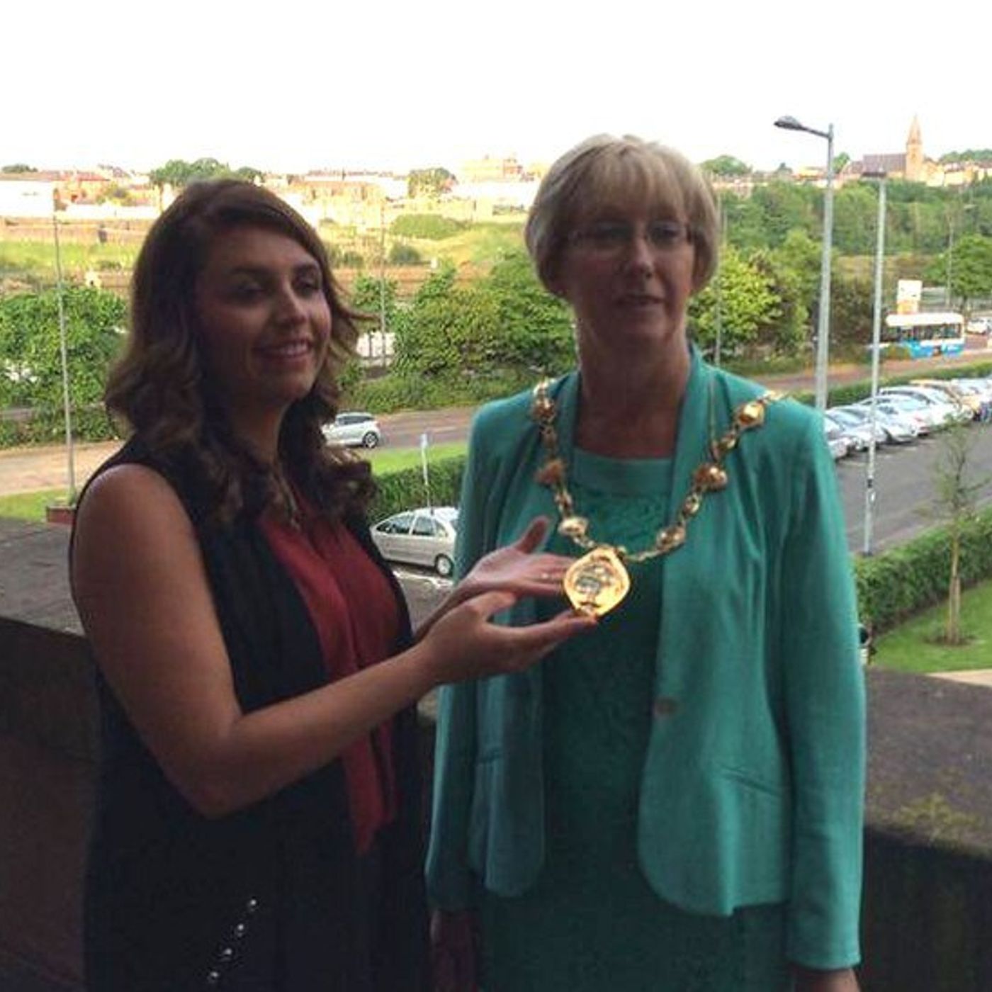 LISTEN: New DUP mayor receives chain from Sinn Féin #Derry #Strabane episode artwork