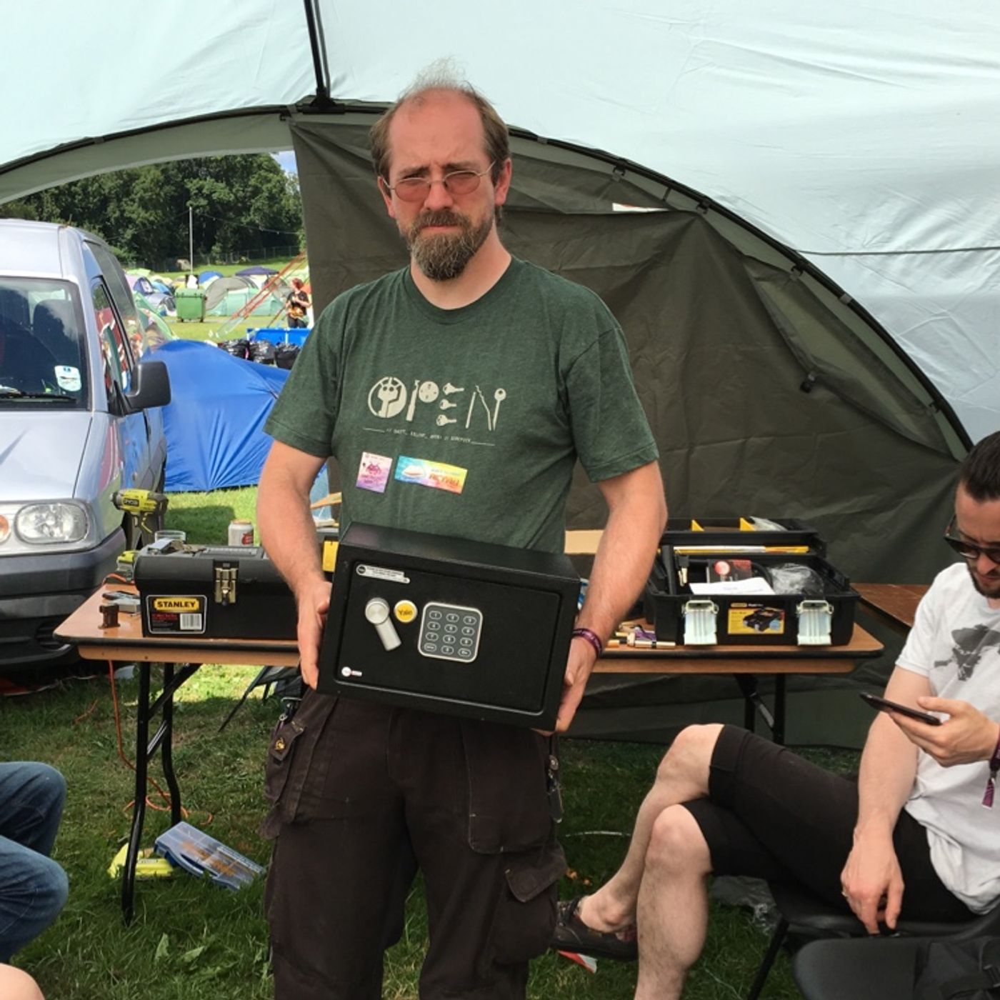 1931: Picking locks with Nigel Tolley aka @DiscreetSecure #LockSport episode artwork