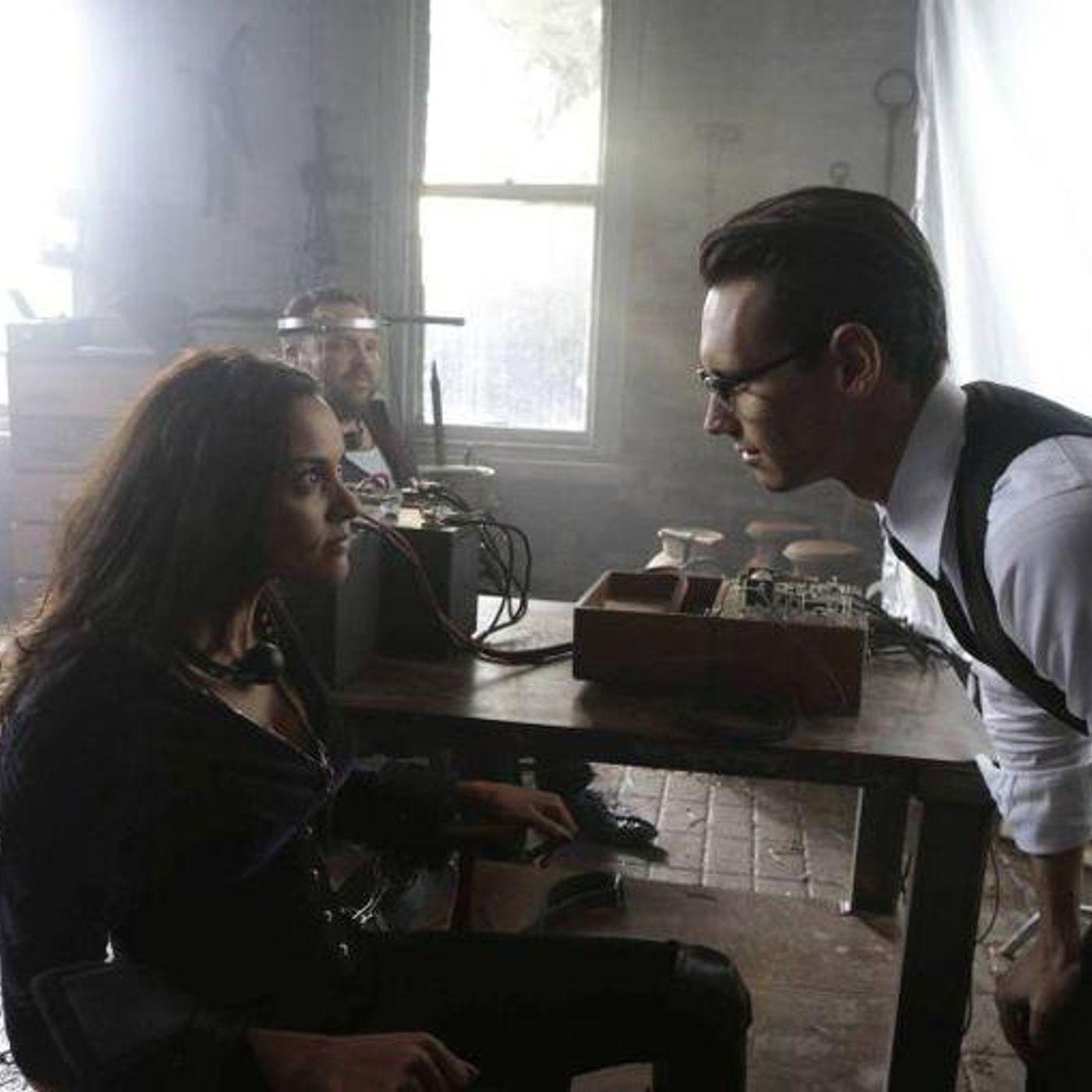 Gotham: Season 3 | Episode 10 "Time Bomb" Review episode artwork