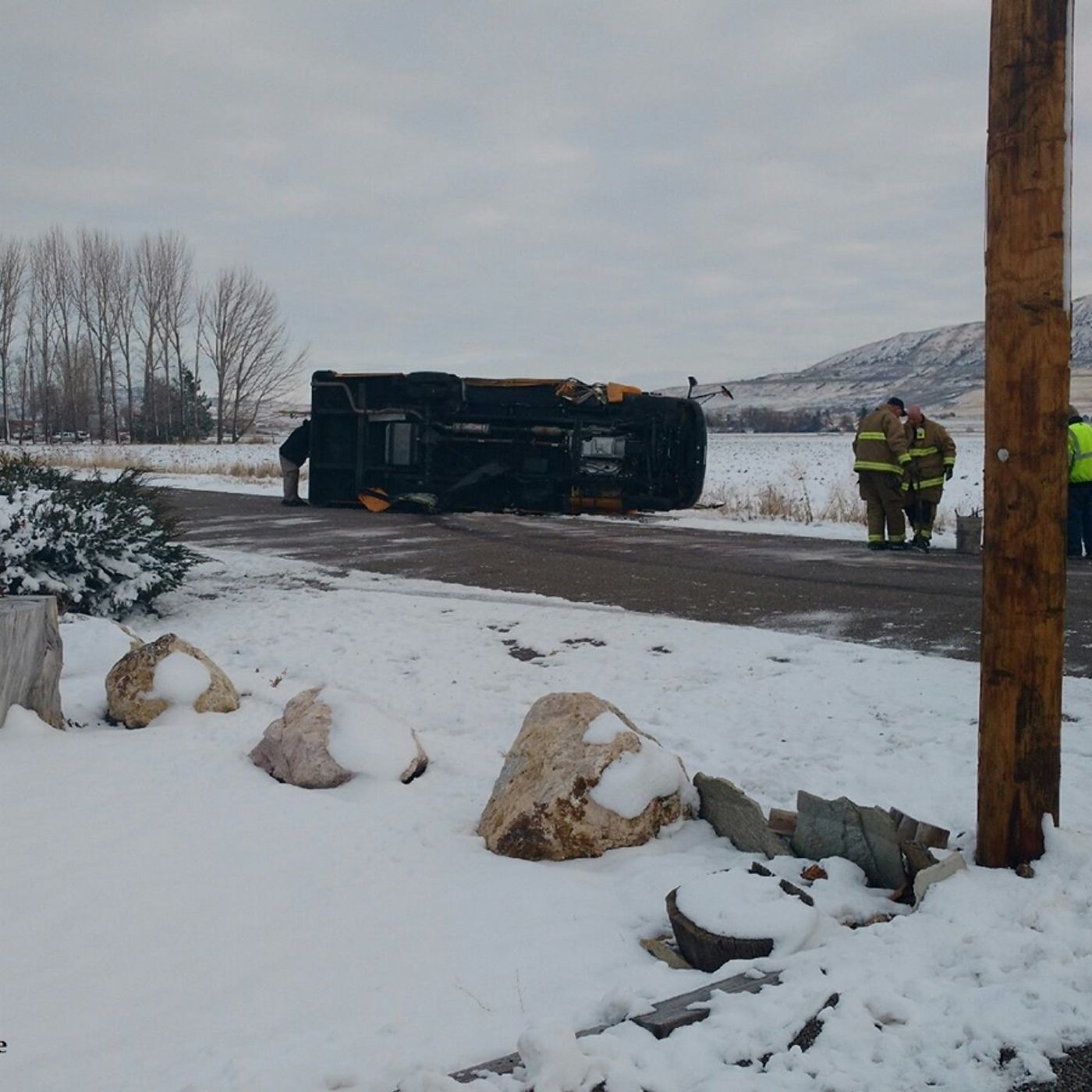 Minivan rams school bus with children inside episode artwork
