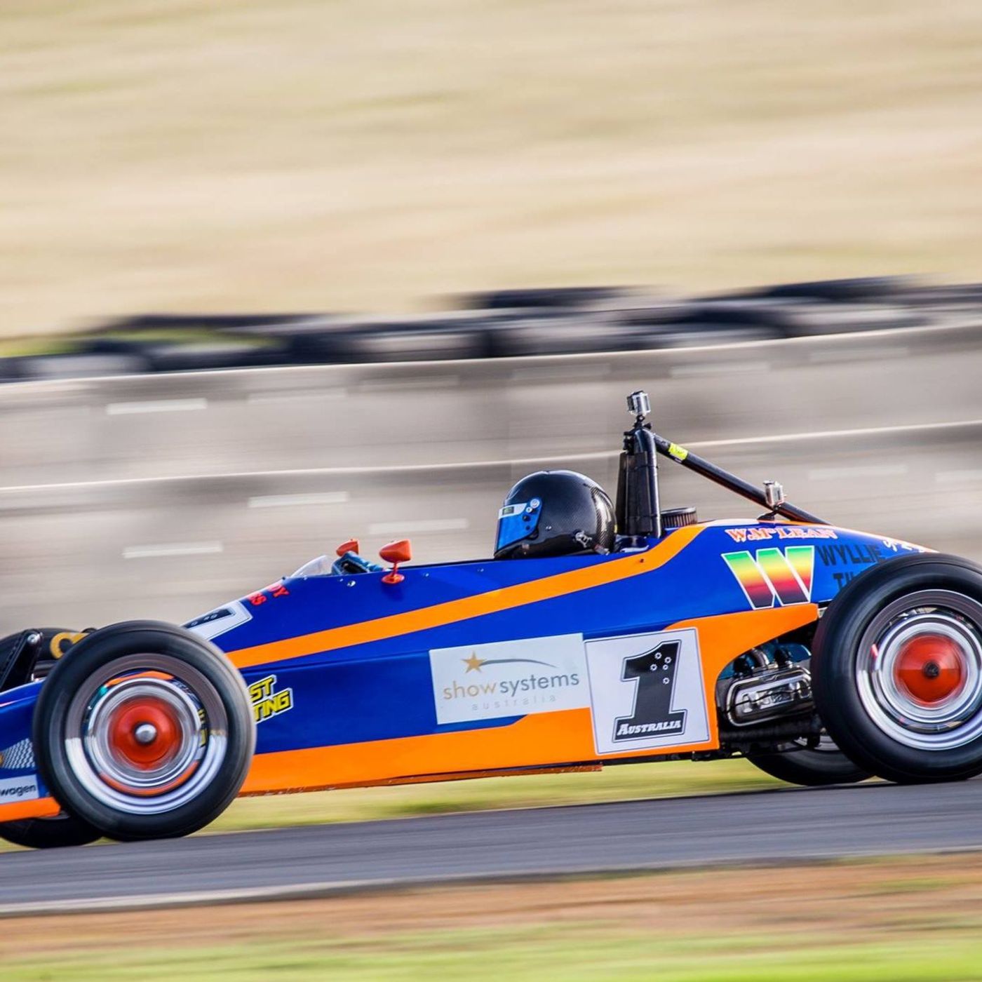 Devonport driver heads West to defend national title episode artwork