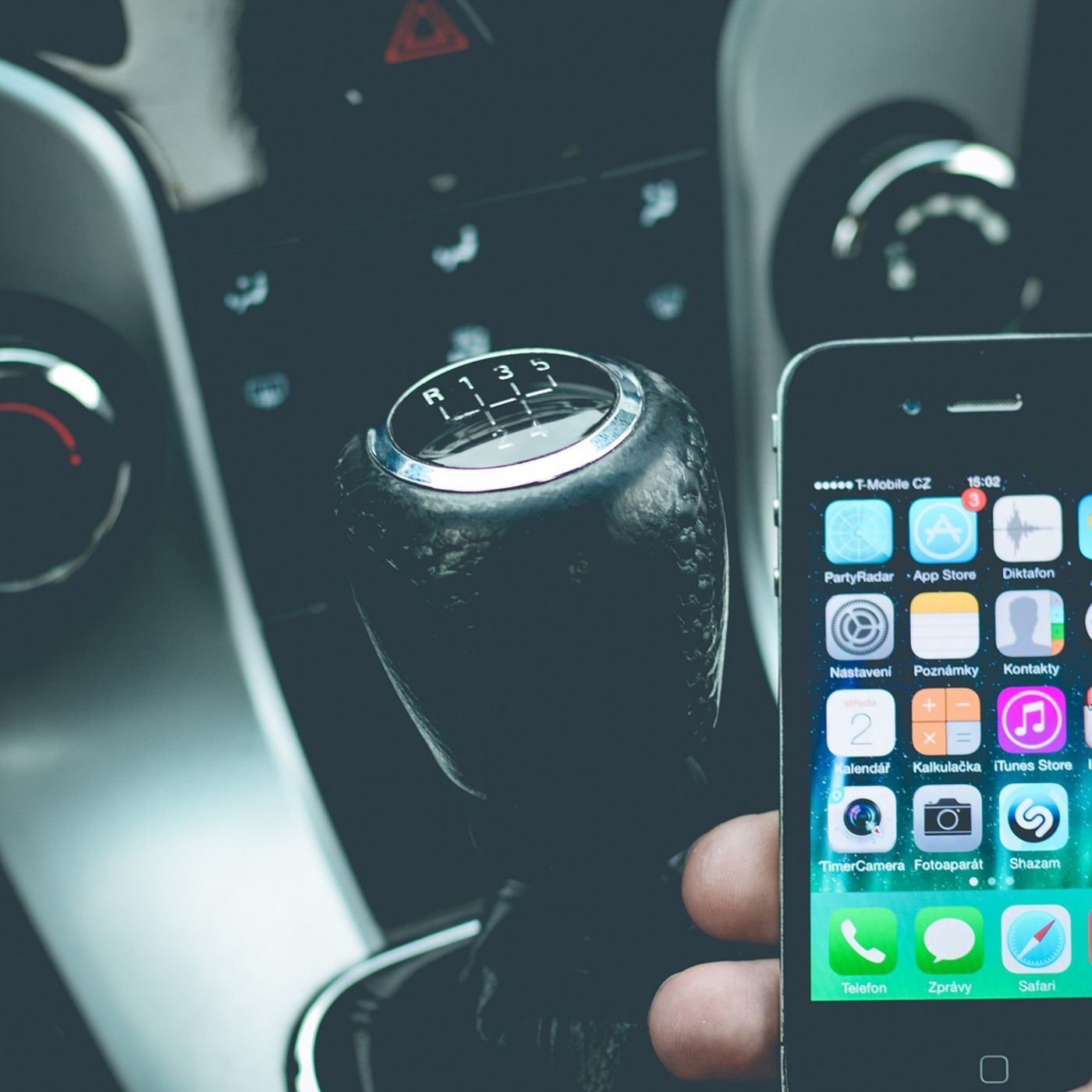 Mobiles Phones In Cars: The Law