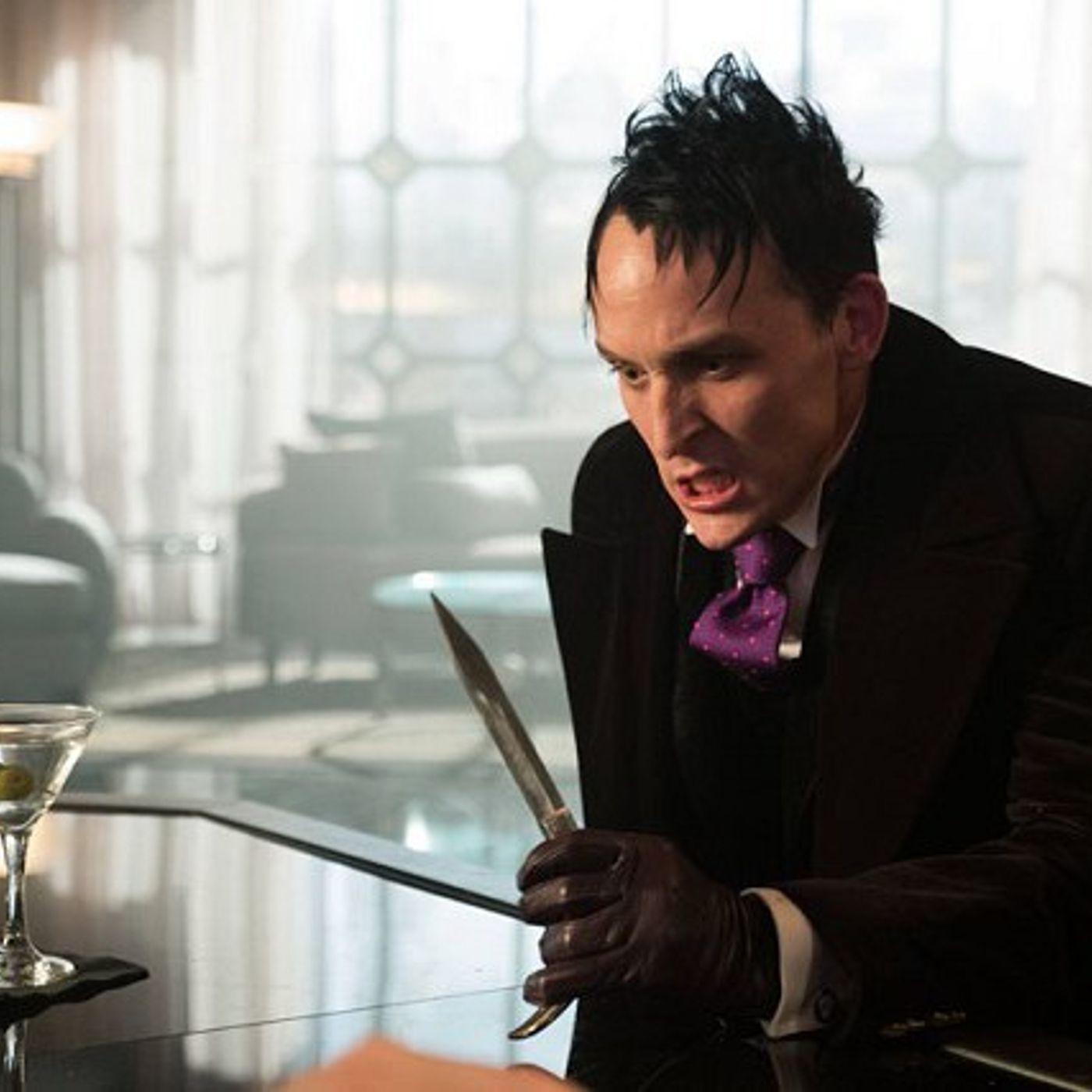 Gotham: Season 3 | Episode 12 "Ghosts" Review episode artwork