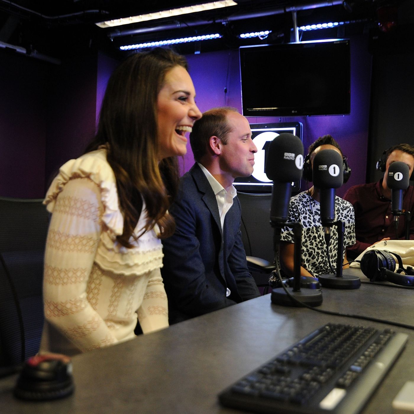 Duke of Cambridge admits to texting Radio 1 for shout outs! episode artwork