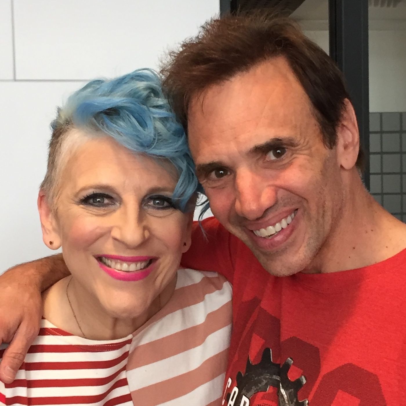 Lisa Lampanelli - Grammy Winning Comedian, Comedy Central Roasts,  Queen of Mean,  Celebrity Apprentice. New Play "STUFFED." episode artwork