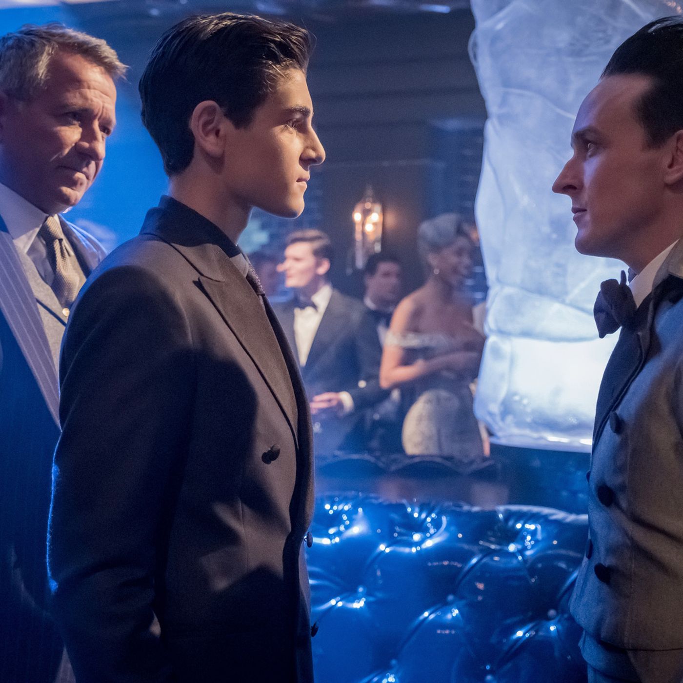 Gotham: Gotham: Season 4 | Episode1 "Pax Penguina" Review episode artwork