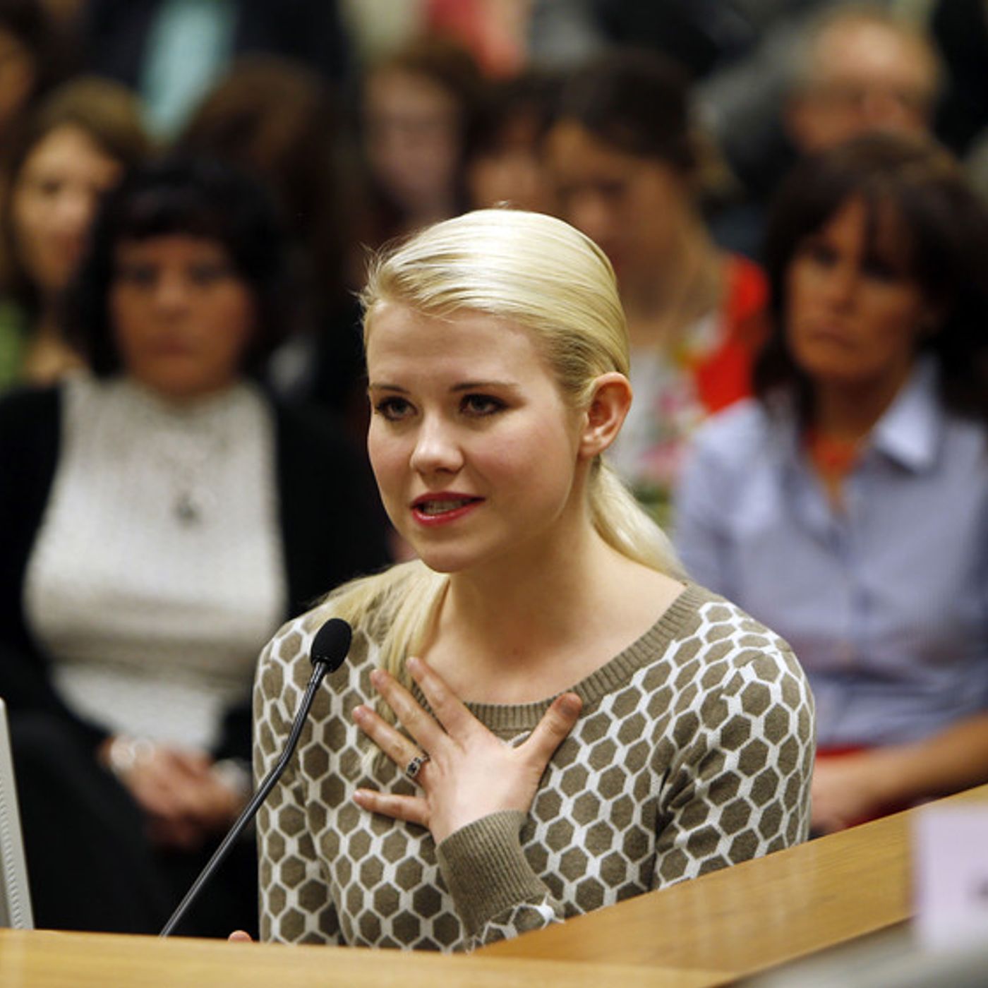 Elizabeth Smart shares message of hope for California hostages episode artwork