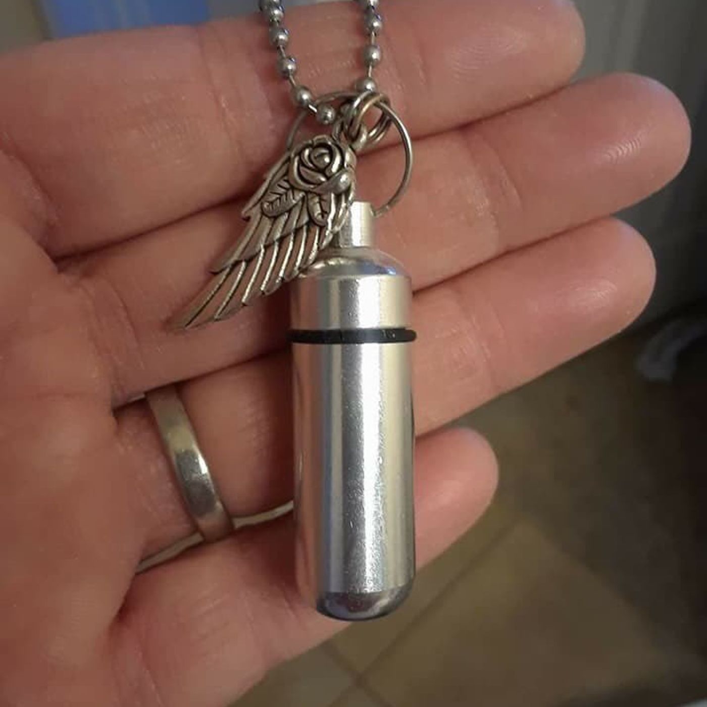 Woman wants locket back from car burglars episode artwork