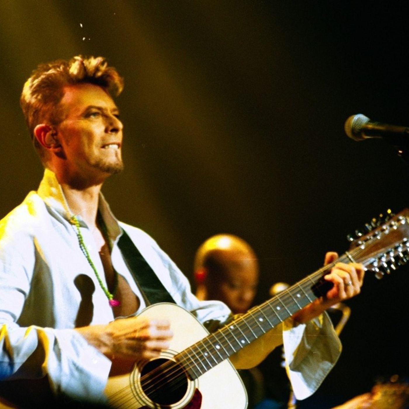 David Bowie Tries To Dance To A Folk Song (Classic Rock Calendar - May 17, 2018)