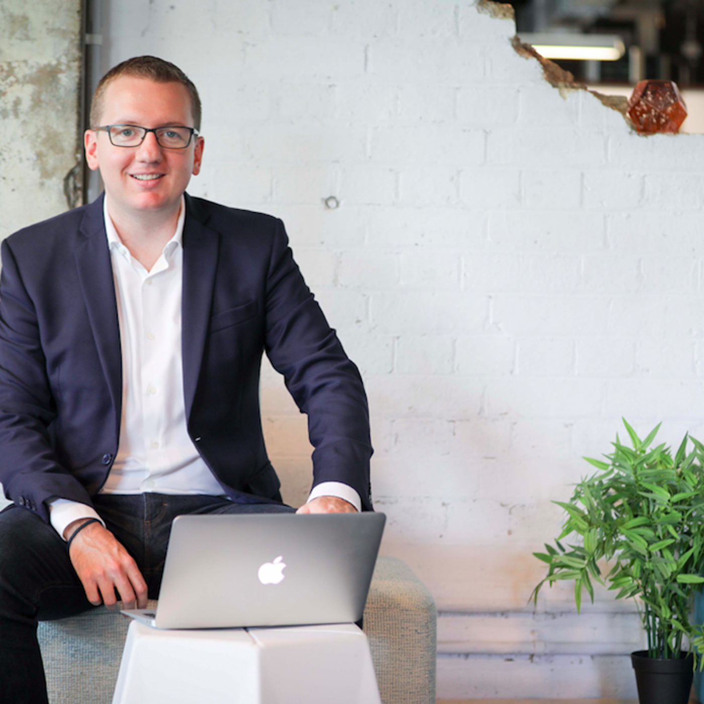 Cemoh13: Mike Boyd, CEO of Vroom, Vroom, Vroom plus hot cross buns & surge pricing. episode artwork
