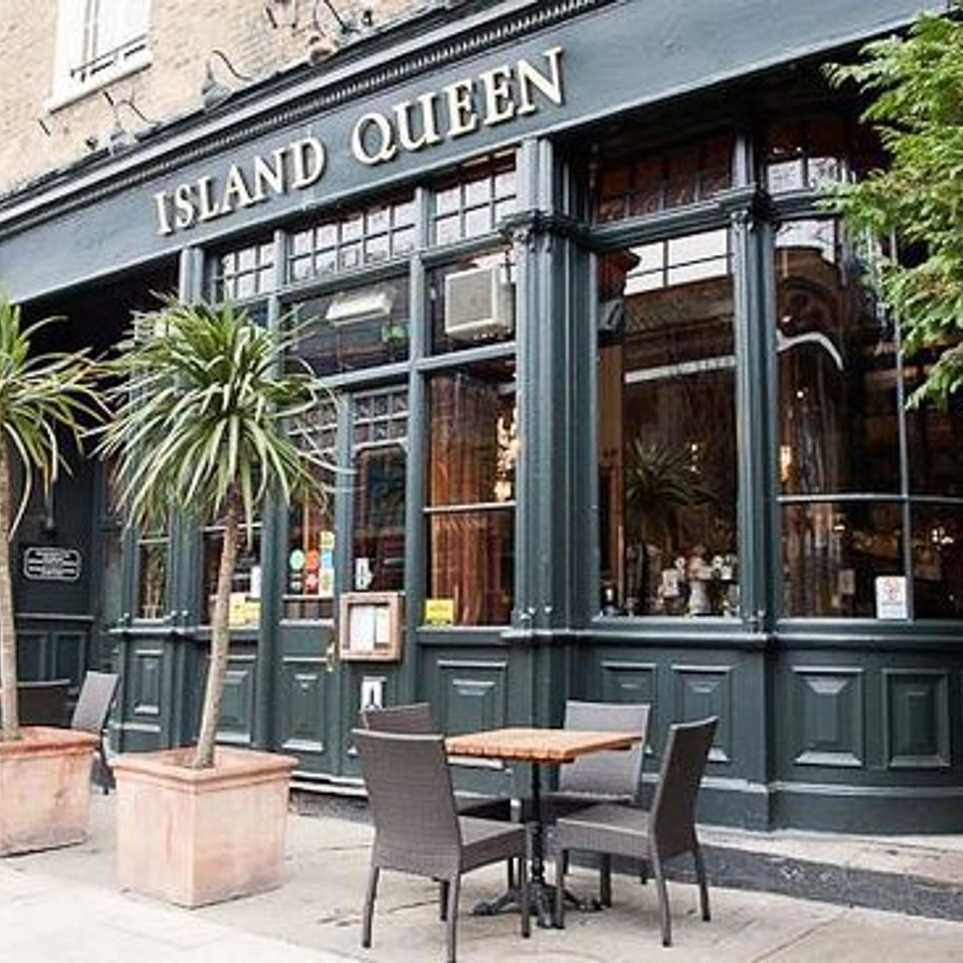 S1 Ep10: Food, Terrible Food; Ian Wright, Owen Hargreaves and Alan Shearer have their current FPL teams assessed by Rich and Will who head to the Island Queen in North London to discuss the best and (mainly) worst matchday food, footballing twins and more episode artwork