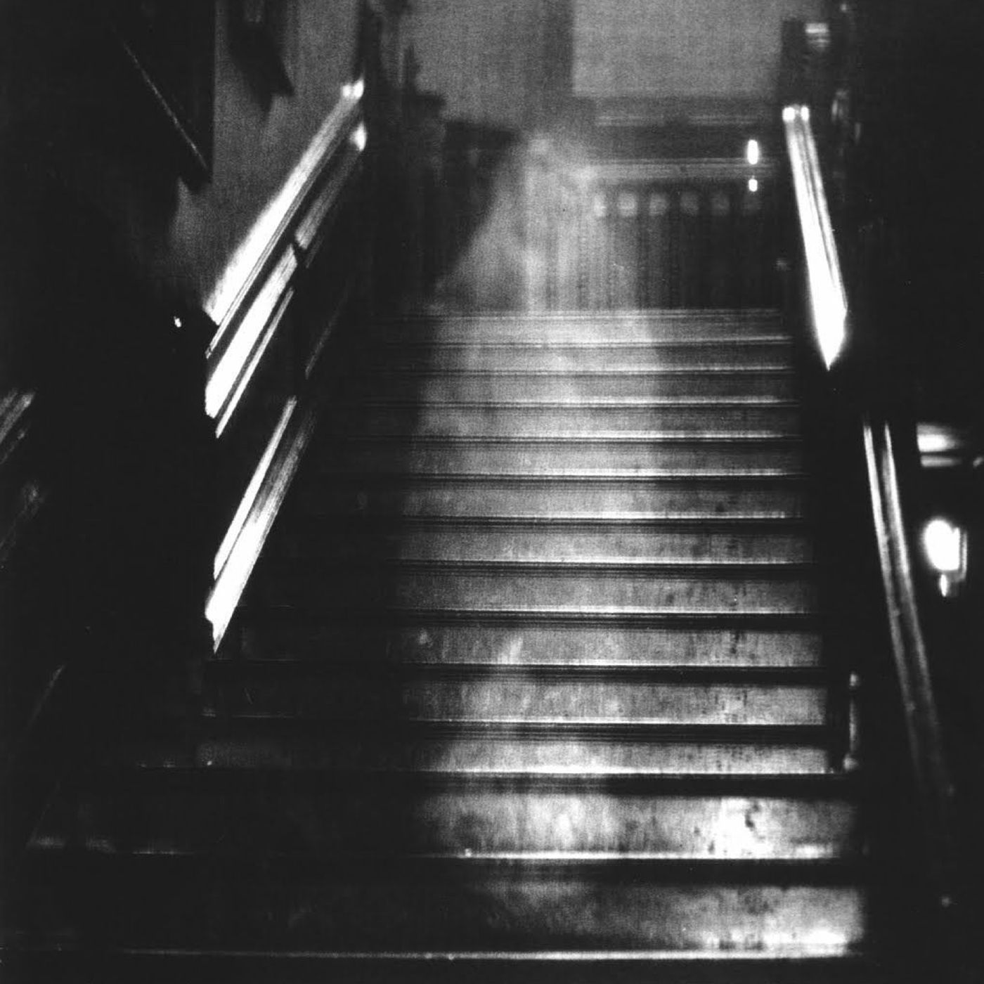 S1 Ep27: The Brown Lady of Raynham Hall