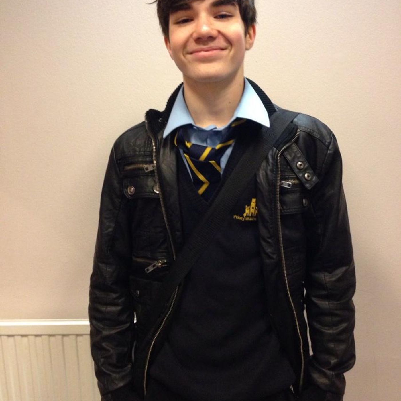 Dunstable school bans 13 year old pupil from taking part in Movember. Gus Hooker speaks to Iain Lee episode artwork