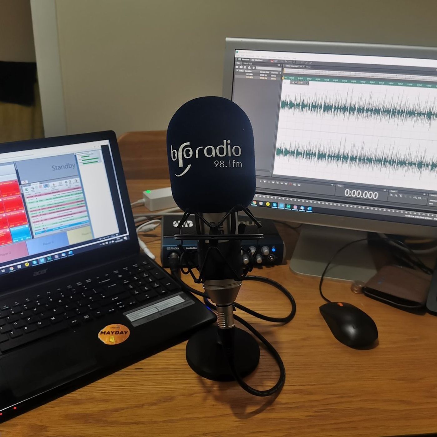 Community radio in a crisis