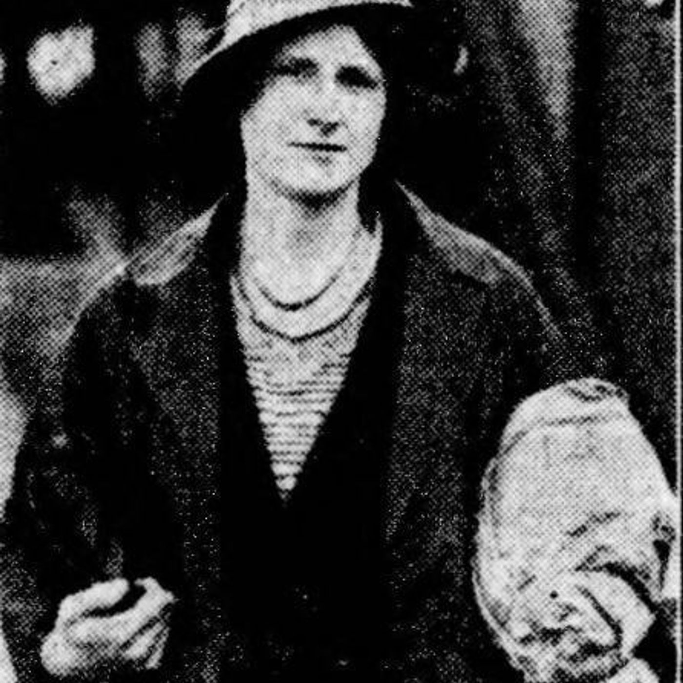 S1 Ep14: Two Pork Pies and a Bath Bun: Alice Smith Stows Away episode artwork