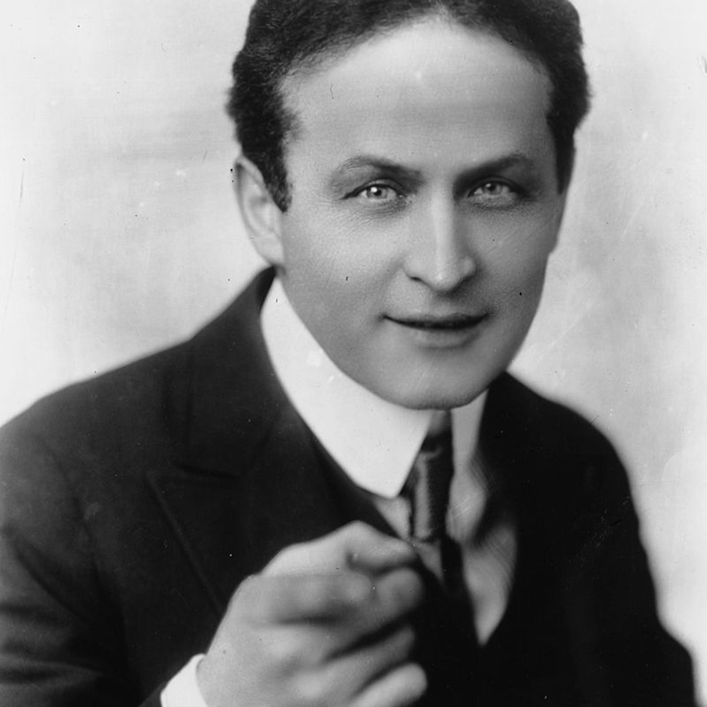 Adam Begley: Houdini