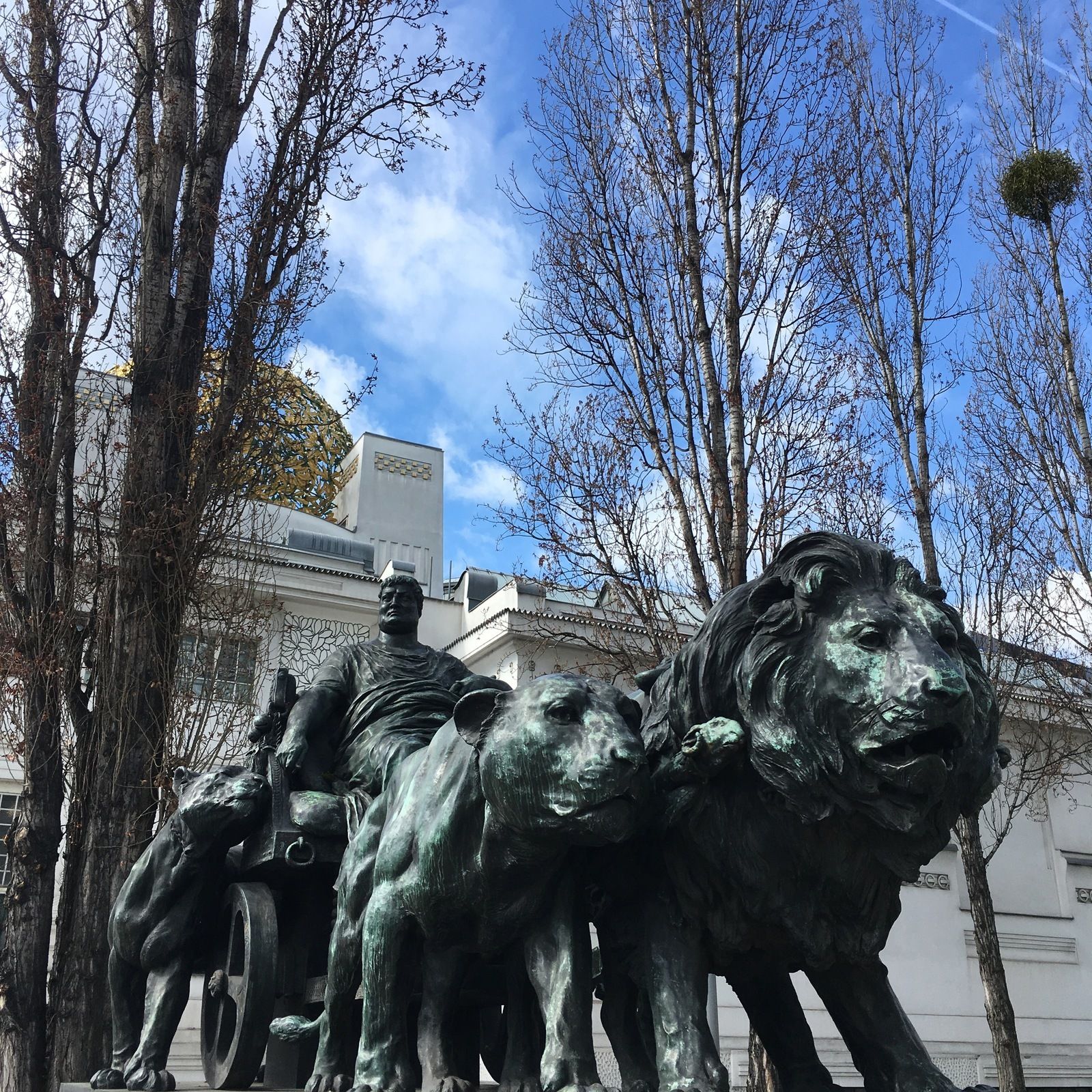 S1 Ep1: Lions
