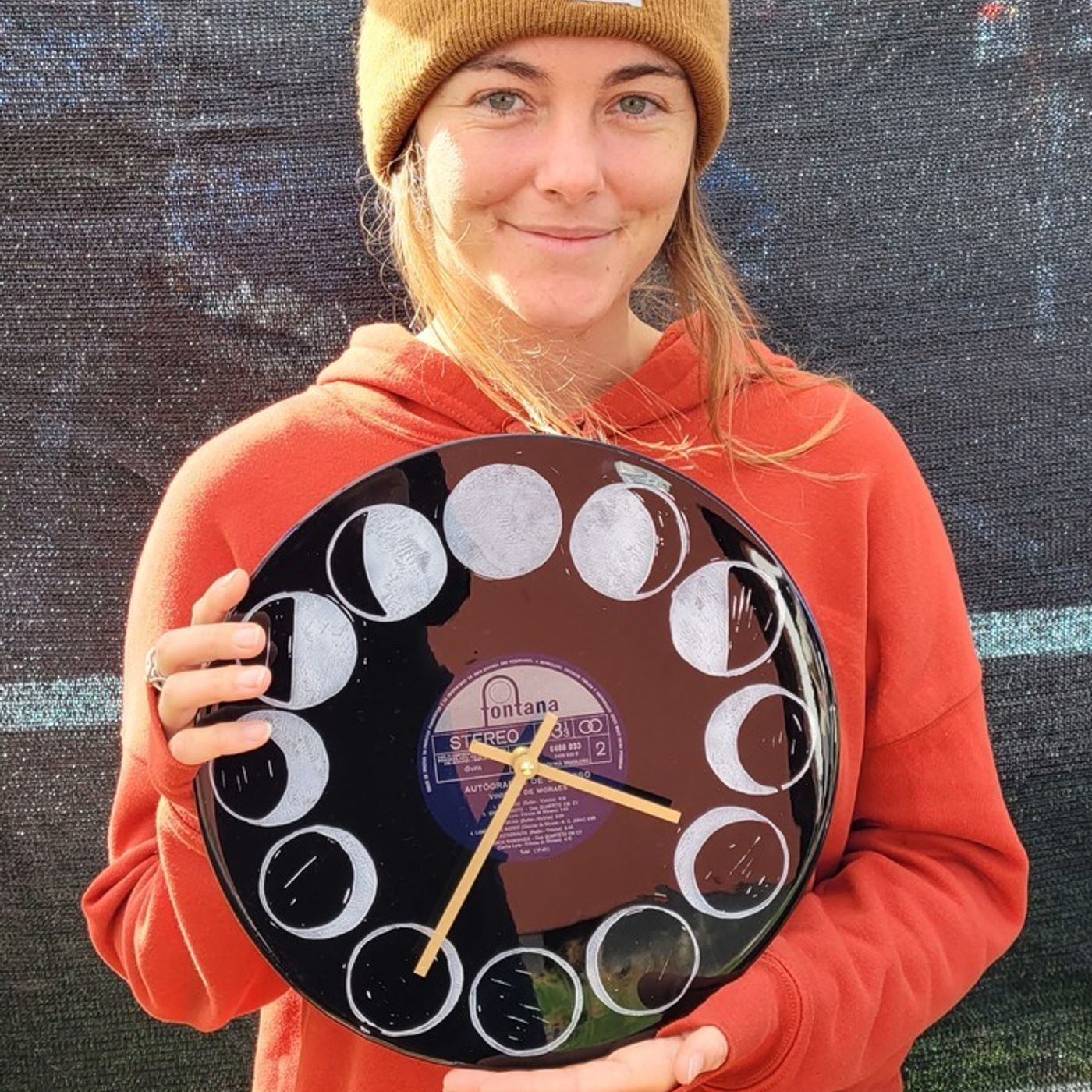 S1 Ep13: What? A Vinyl Record Clock from Hawaii!