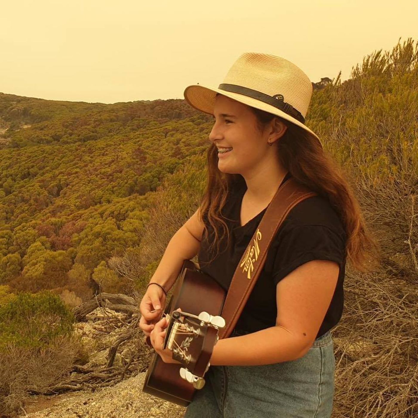Felicity Dowd on her first single Blue Skies and raising money for bushfire recovery episode artwork