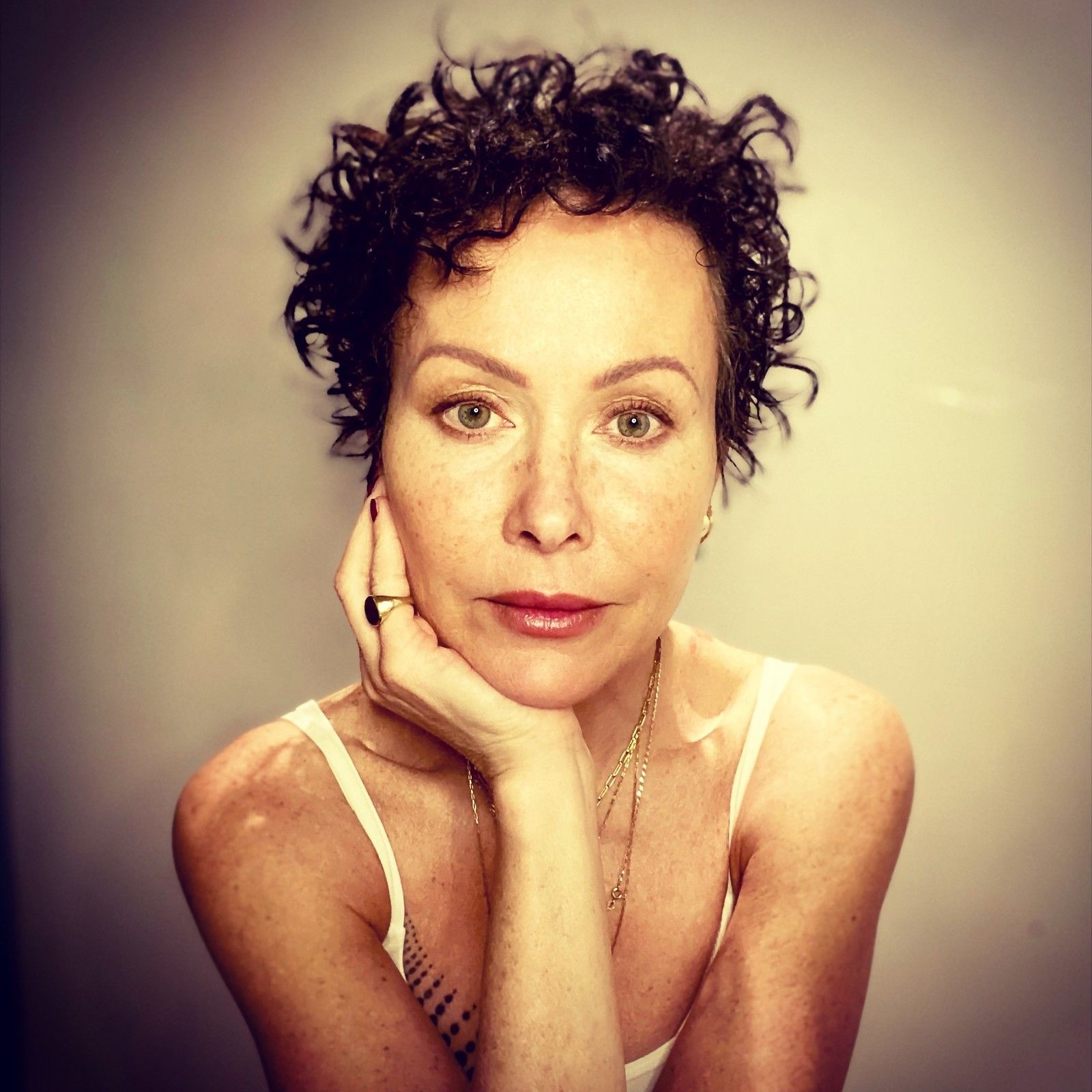 S3 Ep13: My story: Amanda Mealing, on PTSD after breast cancer episode artwork
