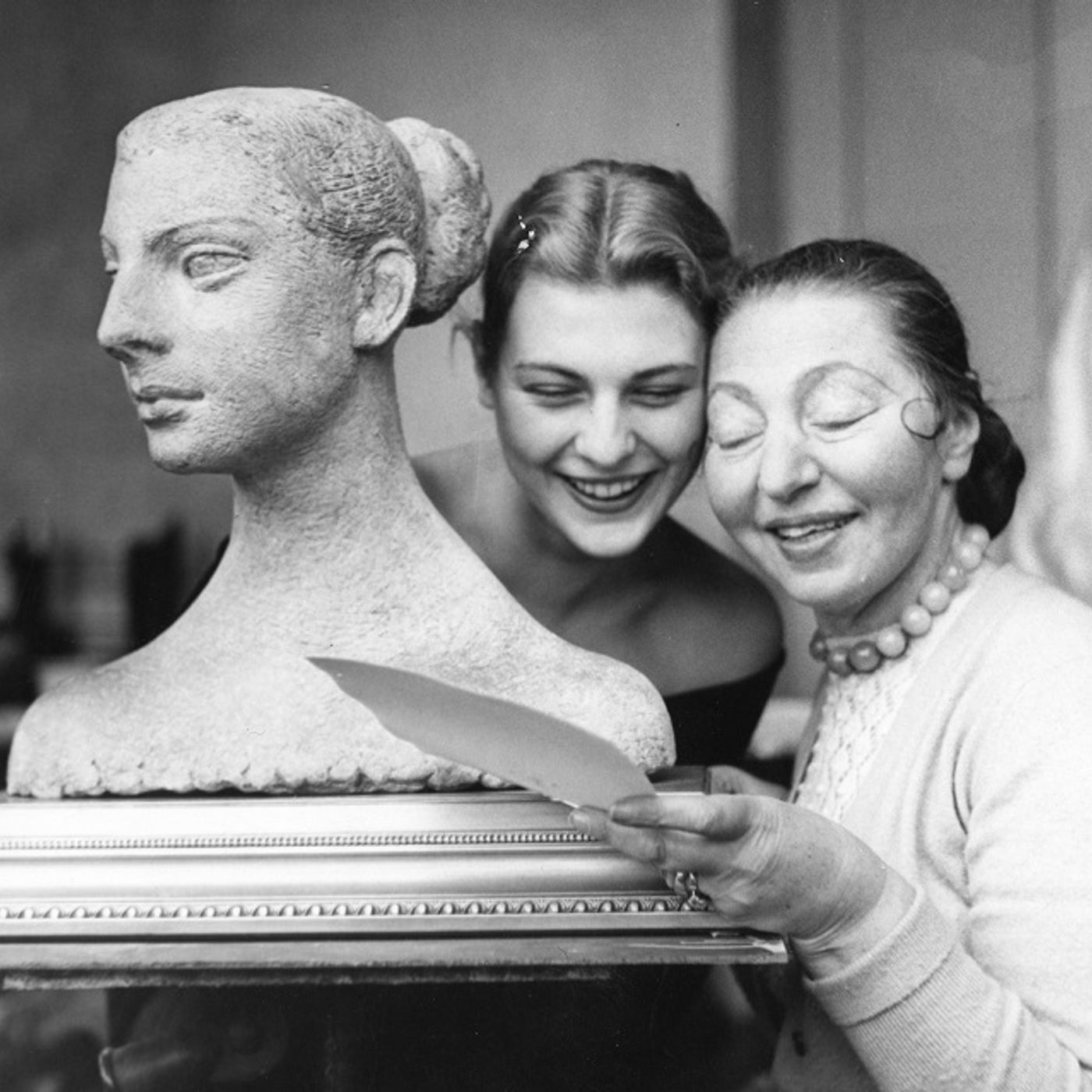 S2 Ep1: Sculpting Lives: Dora Gordine
