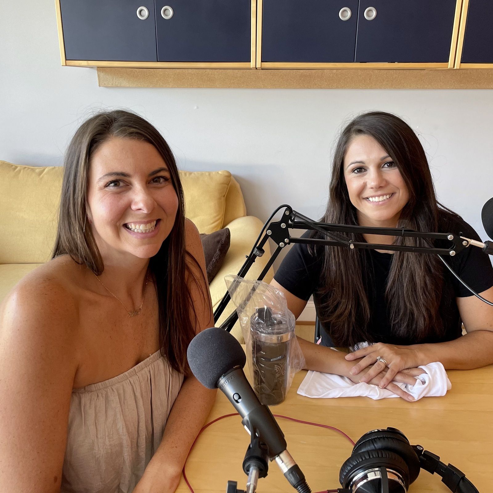 S2 Ep305: Felecia Bush & Devin Nelson - DEbeachbetches