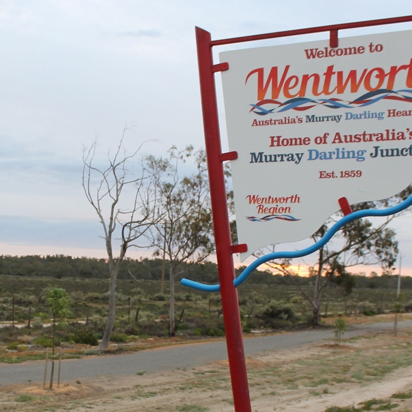 256: Wentworth Shire Council Mayor, Cr Tim Elstone