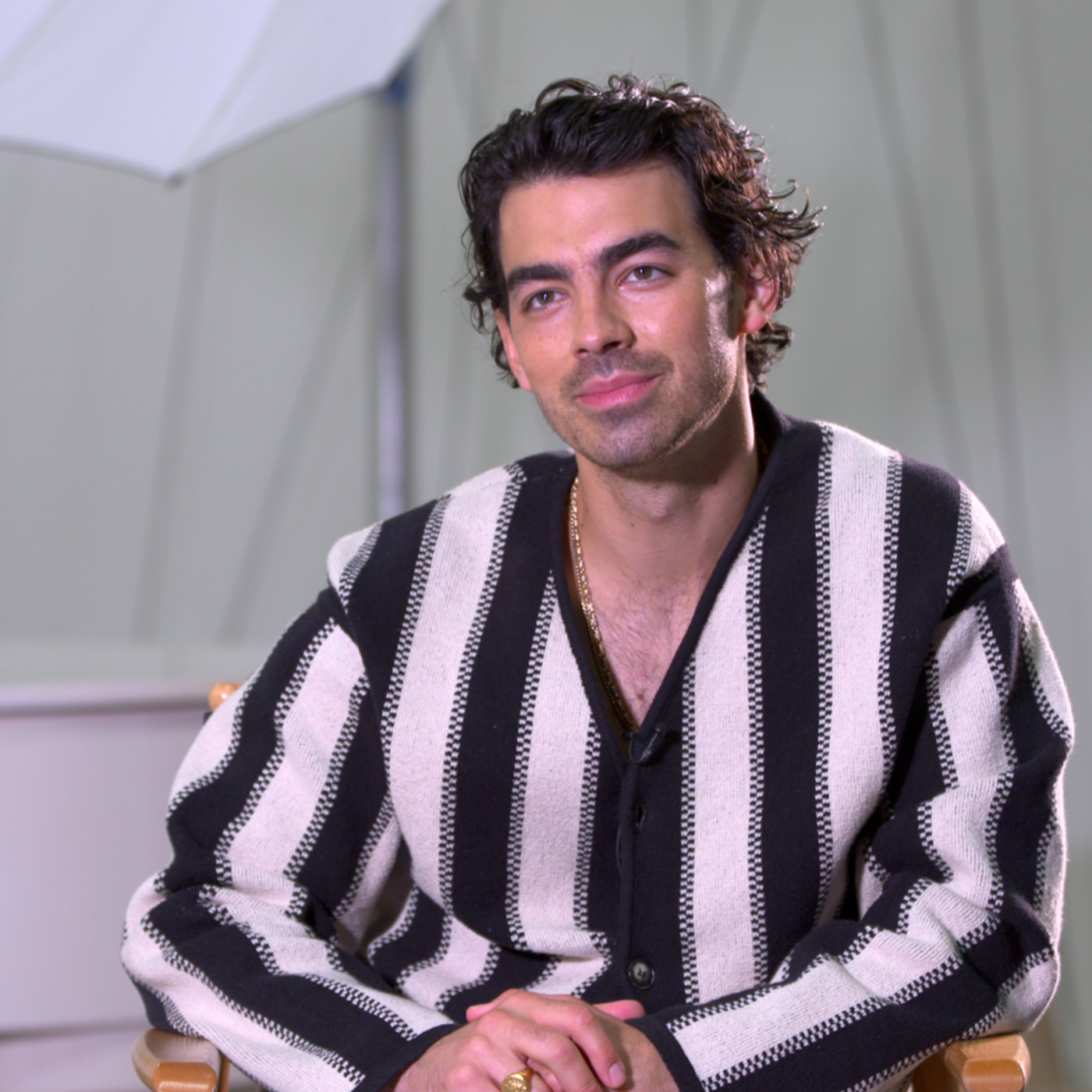 Joe Jonas on “Life Changing” Procedure to Correct Vision