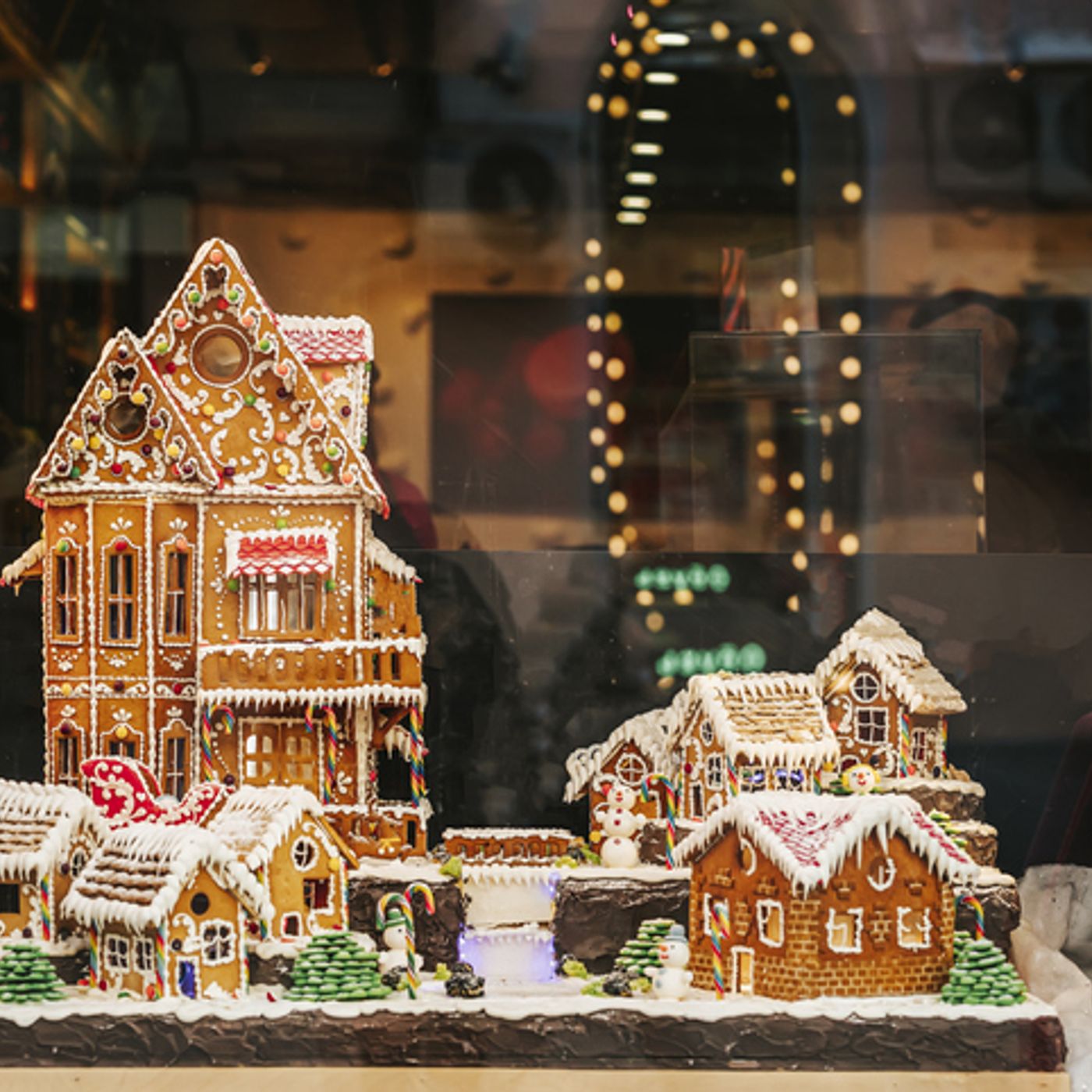 THE FEED: These CT Bakeries Have The Tasty Holiday Treats Your Looking For episode artwork