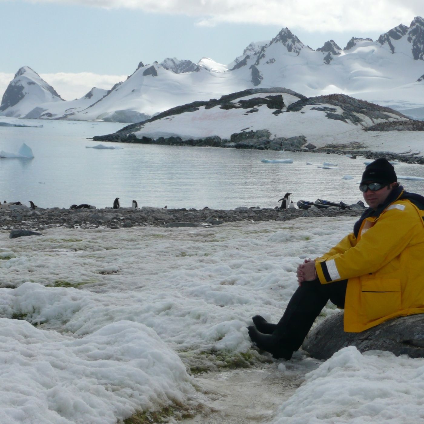 49: RNIB Connect Radio 20th Anniversary - Tracks of My Life with Jonathan Abro