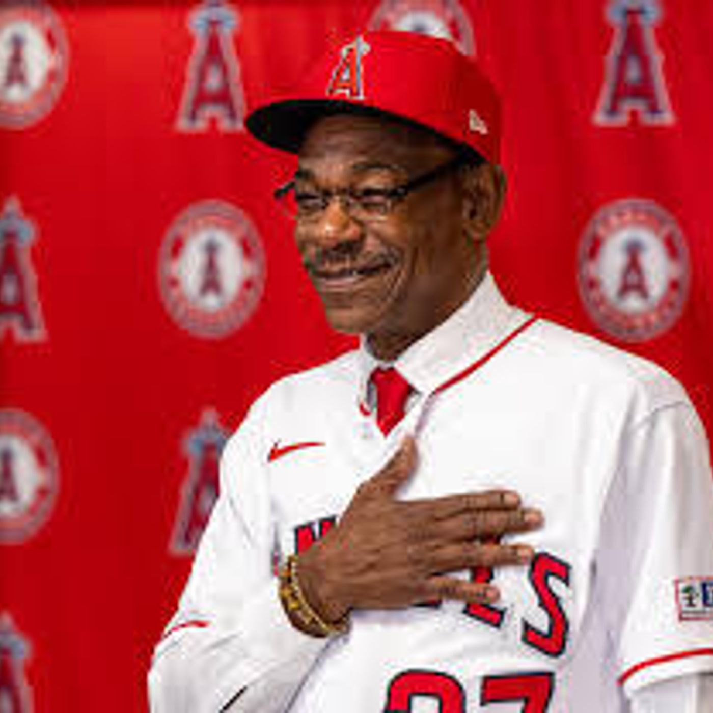 Ron Washington Angels Manager engages in a one-on-one discussion with Coach Michael E