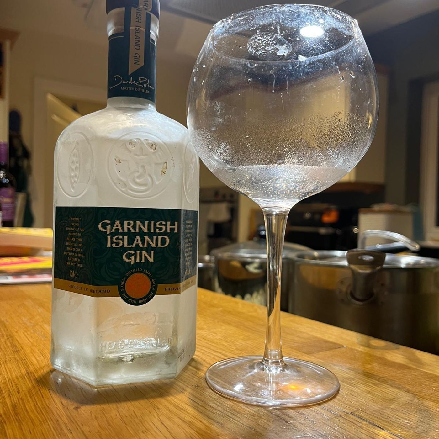 S202411 Ep3: Obsession with gin-tasting - Garnish Island Gin. #NaPodPoMo Day 2.