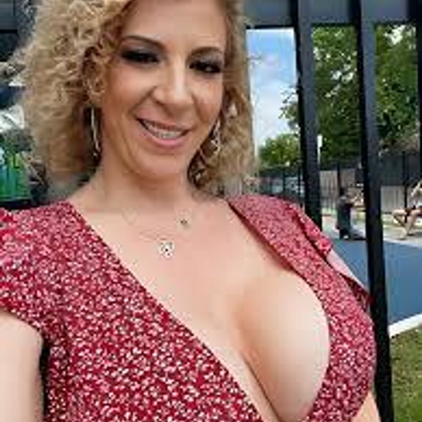 S2 Ep6: Adult Entertainer Sara Jay speaks on her divorce, CBD, and mental health