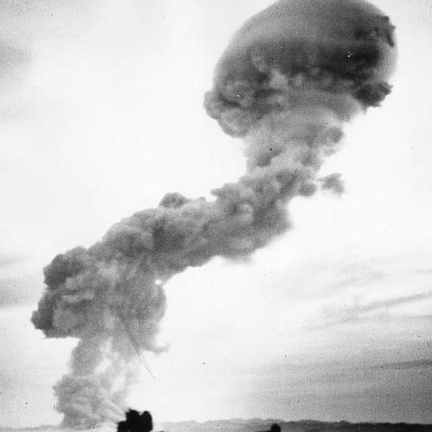 1/2: IRAN: THE NUCLEAR WEAPONS MAKERS. ANDREA STRICKER FDD