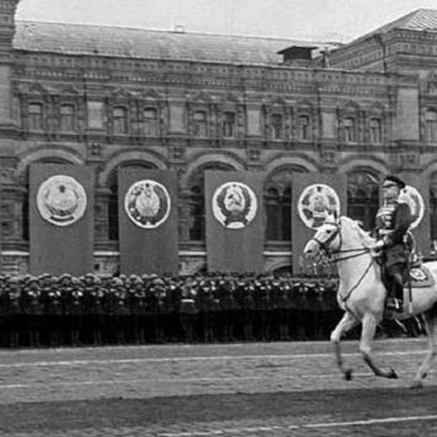 HEADLINE: Russian War Economy Stalls as Oil Prices Decline and Sanctions Bite GUEST NAME: Michael Bernstam SUMMARY: Michael Bernstam reports that the Russian economy is struggling as global oil prices decline and sanctions increase transportation costs, l