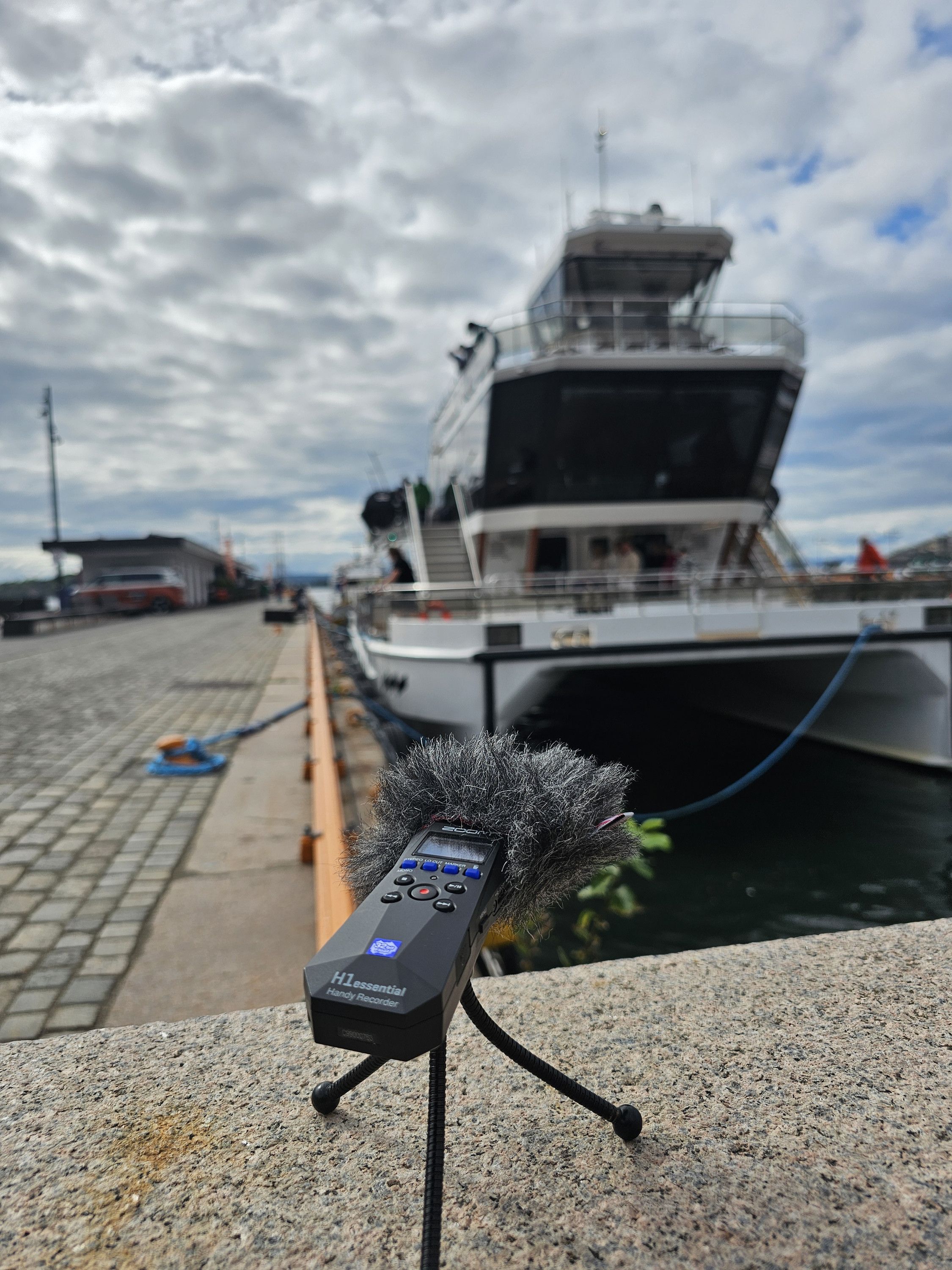 Aker Brygge catamaran episode artwork