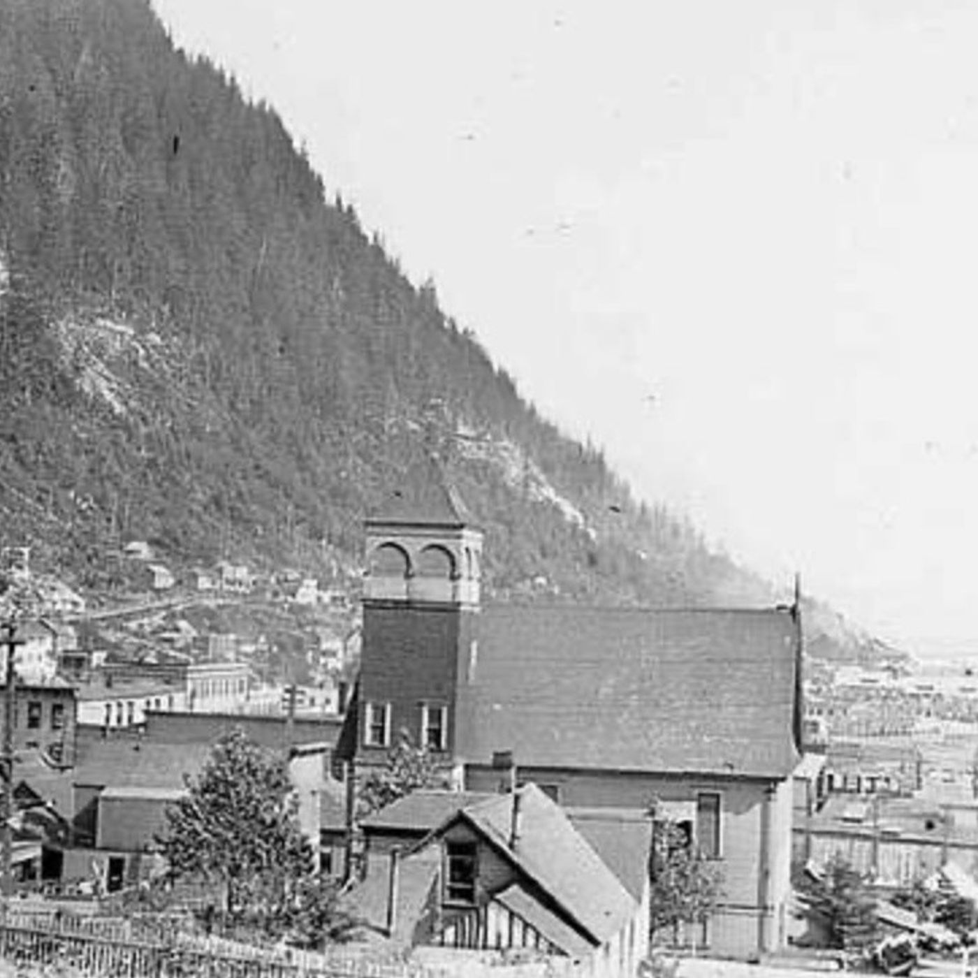 42: Local Economies: Unexpected Closures and Steady Growth Guest: Jim McTague Jim McTague reports on unusual economic fault lines in Lancaster County, Pennsylvania, where a manufacturer and two restaurant chains closed due to slow business, though a major eco 42: Local Economies: Unexpected Closures and Steady Growth Guest: Jim McTague Jim McTague reports on unusual economic fault lines in Lancaster County, Pennsylvania, where a manufacturer and two restaurant chains closed due to slow business, though a major eco