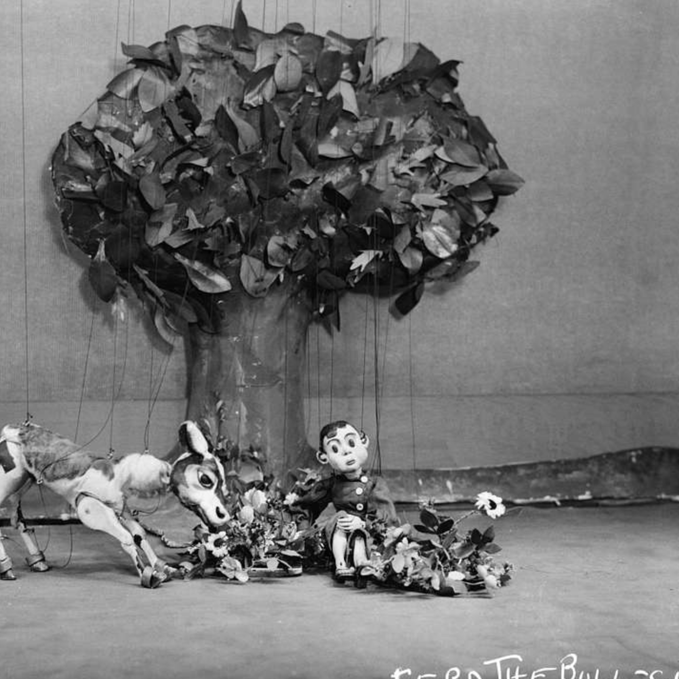 43:  SHOW 10-31-25 CBS EYE ON THE WORLD WITH JOHN BATCHELOR  THE SHOW BEGINS IN THE DOUBTS ABOUT NUKES,    FIRST HOUR  9-915  Vegas Pricing, California Politics, and Fire Negligence Guest: Jeff Bliss Jeff Bliss reports on Las Vegas, where MGM CEO Bill Hornbuc 43:  SHOW 10-31-25 CBS EYE ON THE WORLD WITH JOHN BATCHELOR  THE SHOW BEGINS IN THE DOUBTS ABOUT NUKES,    FIRST HOUR  9-915  Vegas Pricing, California Politics, and Fire Negligence Guest: Jeff Bliss Jeff Bliss reports on Las Vegas, where MGM CEO Bill Hornbuc