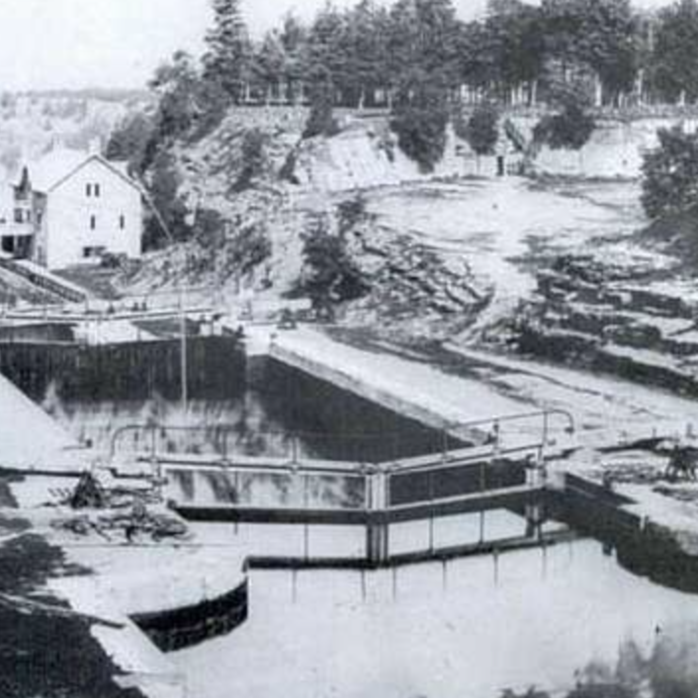 53: Canada's Troubled Relations with China and the US. Charles Burton (author of The Beaver and the Dragon) analyzes Canadian Prime Minister Carney's meeting with China's Xi Jinping following the APEC conference. Burton described Carney as a "supplicant" who