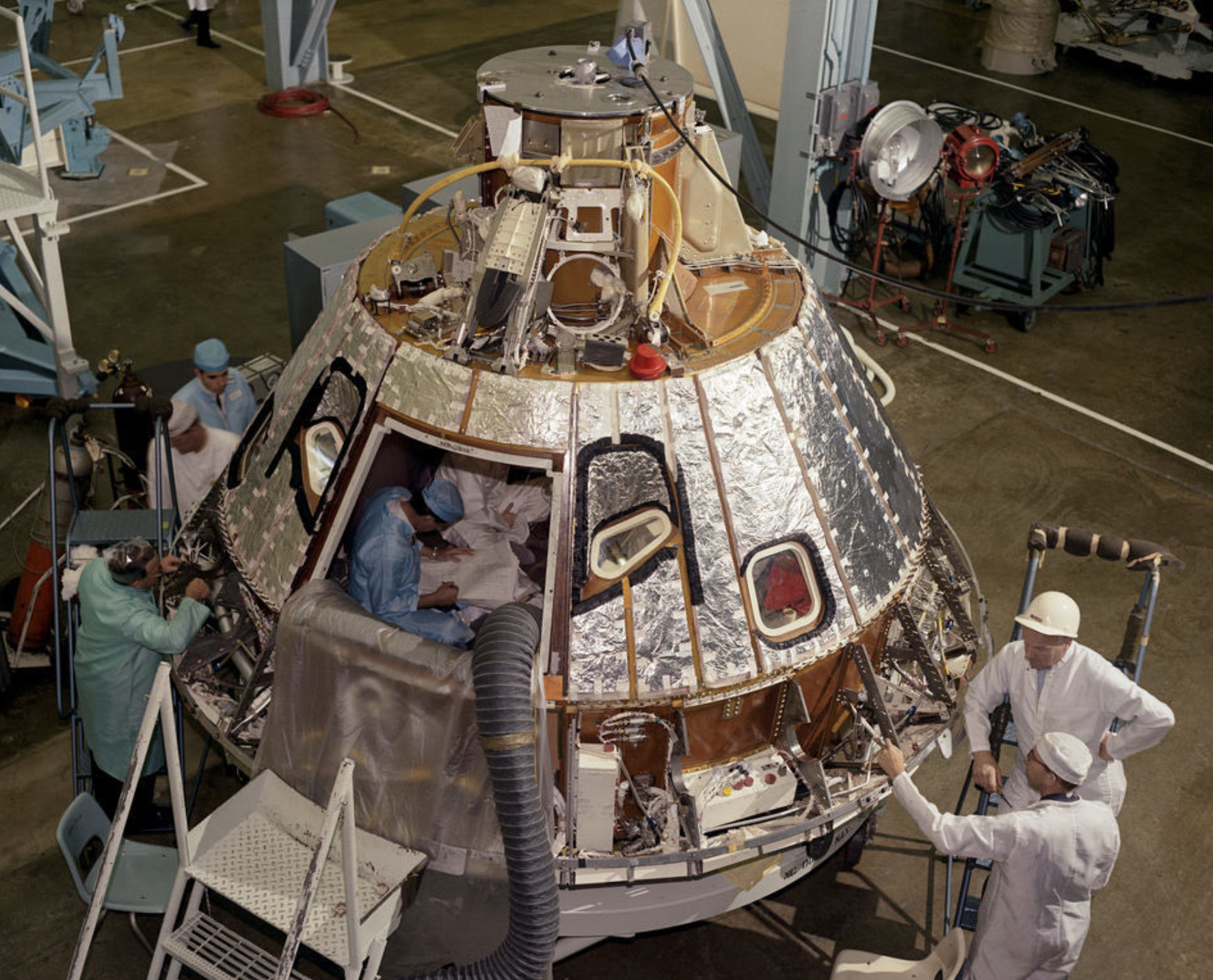 65: 4. The Failure of the Soviet Zond Program and the Decision to Gamble on Apollo 8. Bob Zimmerman discusses the fierce moon race with the Soviet Union's Roscosmos, which utilized the Zond capsule for circumlunar missions. Zond 5 and 6, launched in late 1968