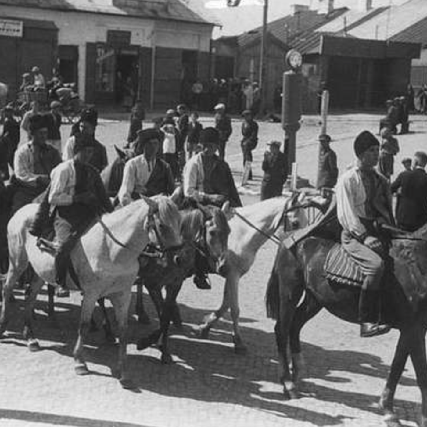 75: PREVIEW. Russia Attacks Ukraine's Energy Nodes: Expecting a Hard Winter. John Hardie discusses Russia's attacks on Ukrainian energy nodes, meaning large cities like Kyiv may only have about 12 hours of electricity daily. This lack of power will put extrem