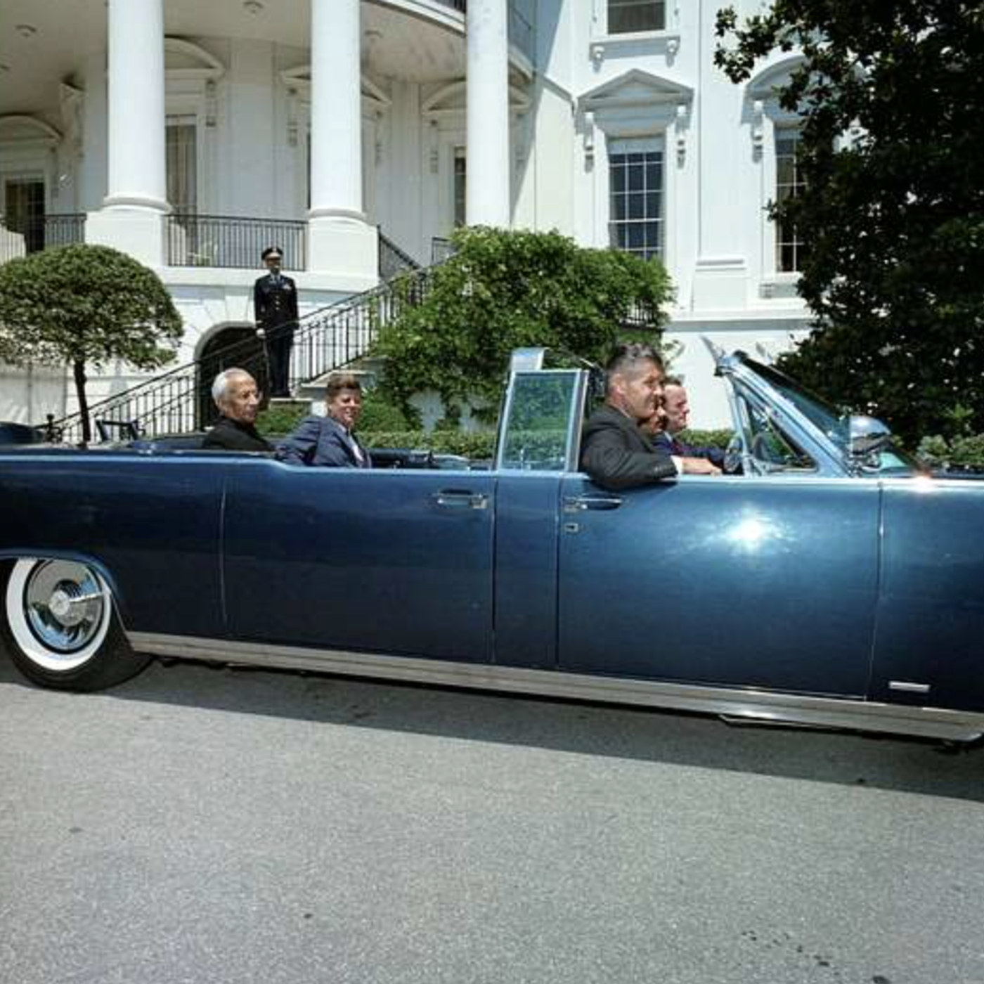 92: Paul Gregory discusses his book, The Oswalds, focusing on his father, Pete Gregory, a Russian-speaking oil engineer. On November 22, 1963, Pete was near the Texas Hotel in Fort Worth when President Kennedy departed. Later that afternoon, Paul, a stud 92: Paul Gregory discusses his book, The Oswalds, focusing on his father, Pete Gregory, a Russian-speaking oil engineer. On November 22, 1963, Pete was near the Texas Hotel in Fort Worth when President Kennedy departed. Later that afternoon, Paul, a stud