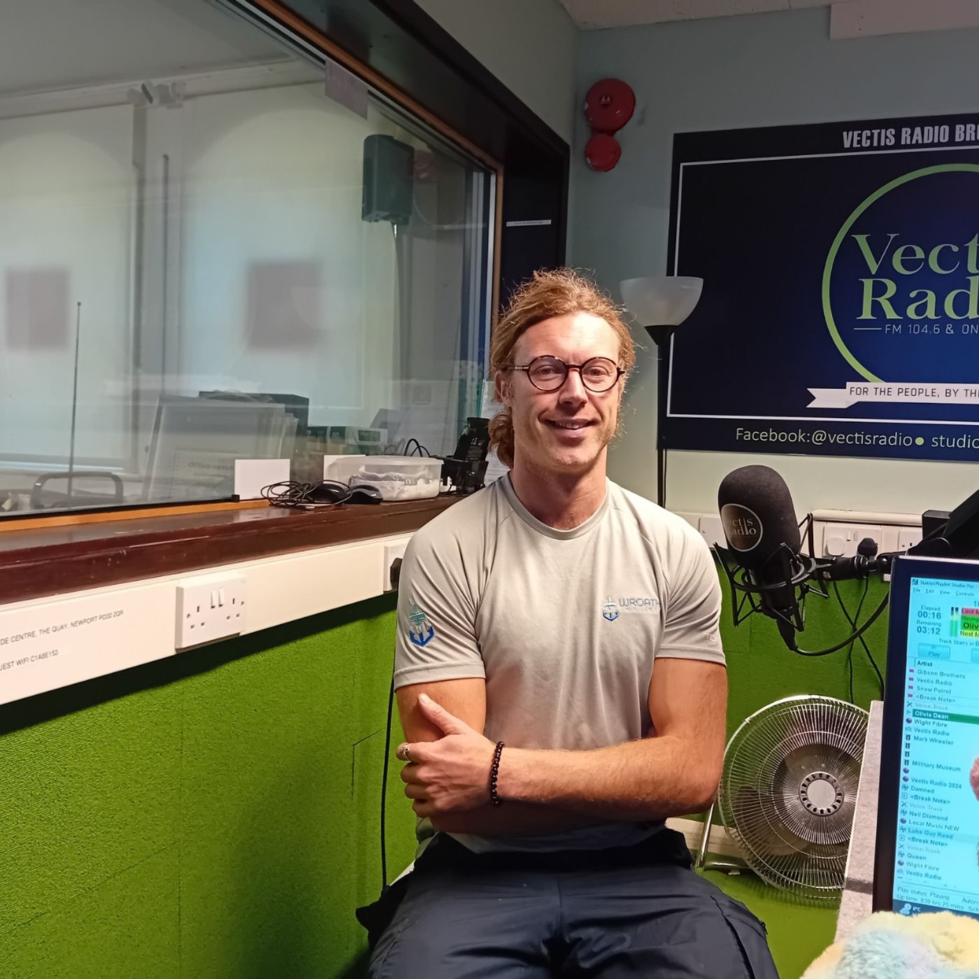 Maggie, Kelvin & Leisha talk to Geoffrey from the Underwater Hockey Club