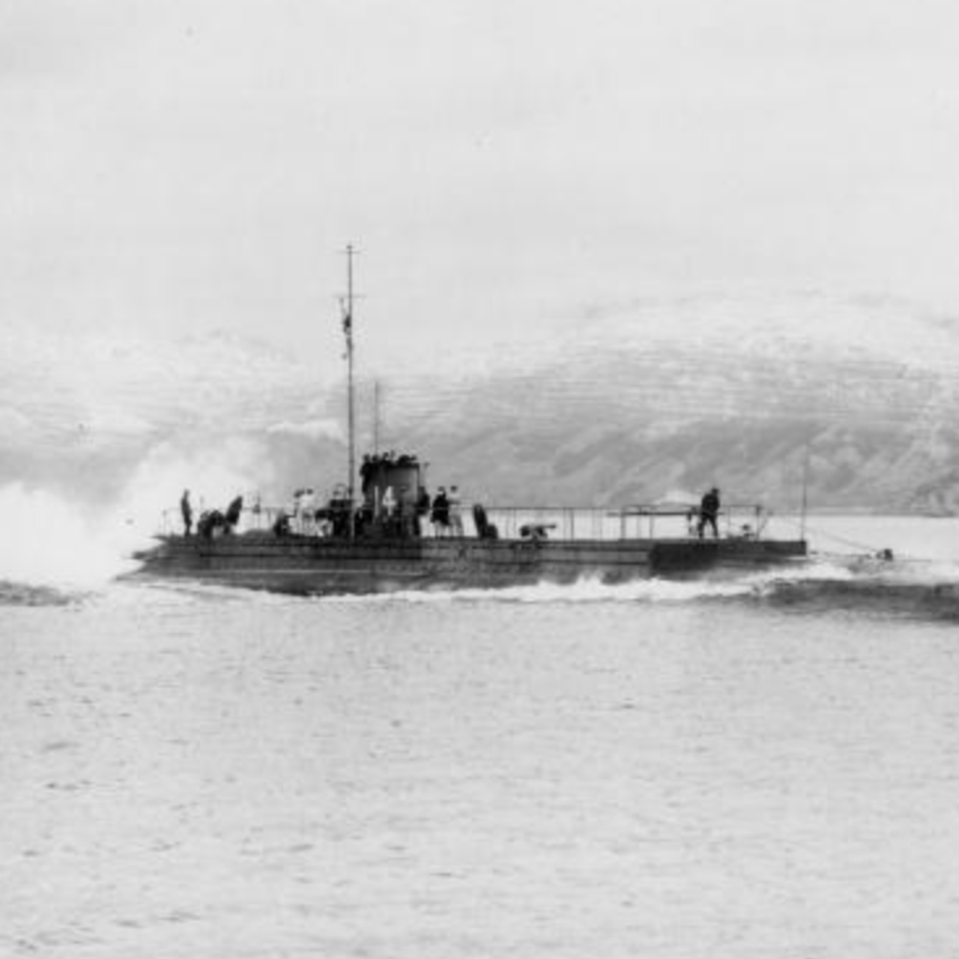 106:    Comparing Chinese Engineers (Technocracy) and American Lawyers (Process) Guest: John Kitch John Kitch reviewed Dan Wang's book Breakneck, which contrasts China's engineer-dominated political leadership with America's lawyer-dominated system, noting Chi