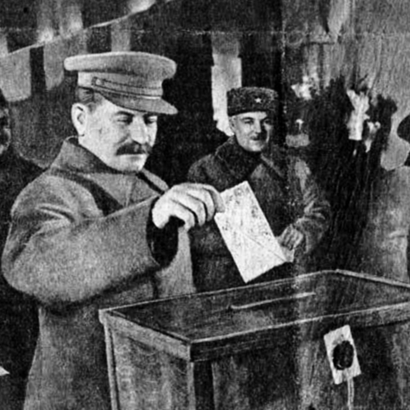 S8 Ep120: HEADLINE: GAIUS & GERMANICUS IN LONDINIUM 91 AD: Discussing the Pragmatic 28-Point Plan for Ukraine. Broadcasting live from Londinium, where the Thames is too rough for boatmen due to the grim weather, Gaius and Germanicus analyze the 28-point plan aimed