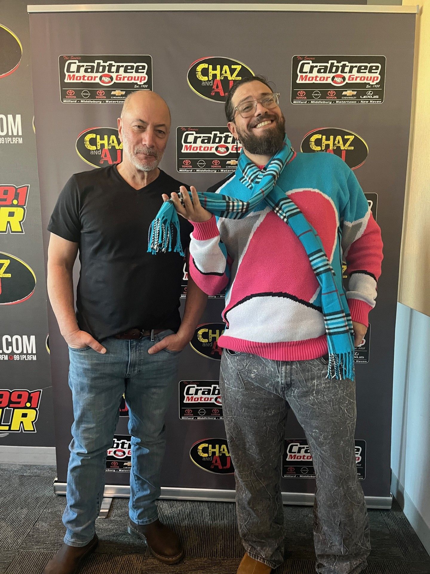 Monday, November 24: Vince's Sweater, Bird Strikes, Rock Auction Recap Monday, November 24: Vince's Sweater, Bird Strikes, Rock Auction Recap