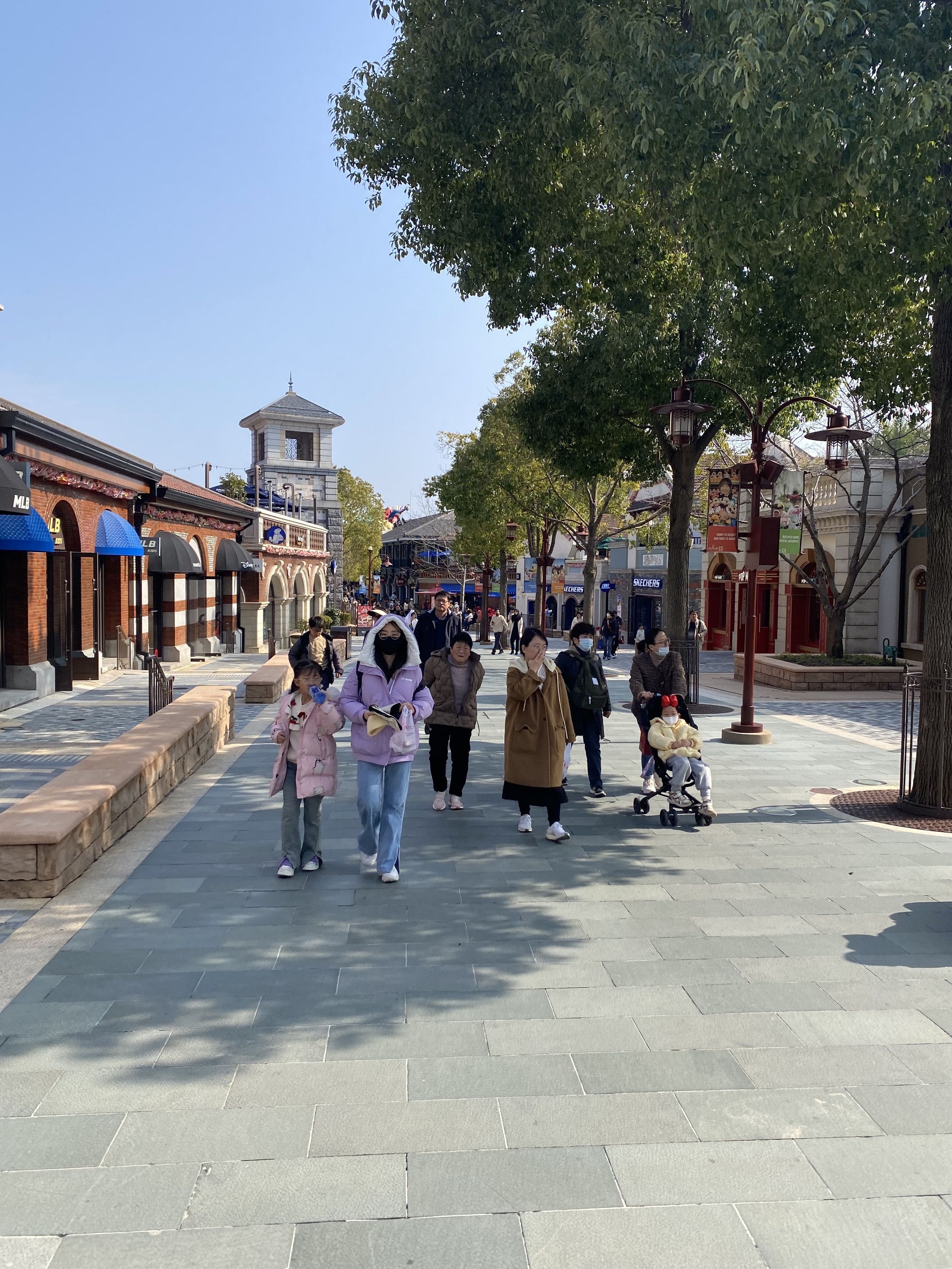Amusement park ambience, Shanghai
