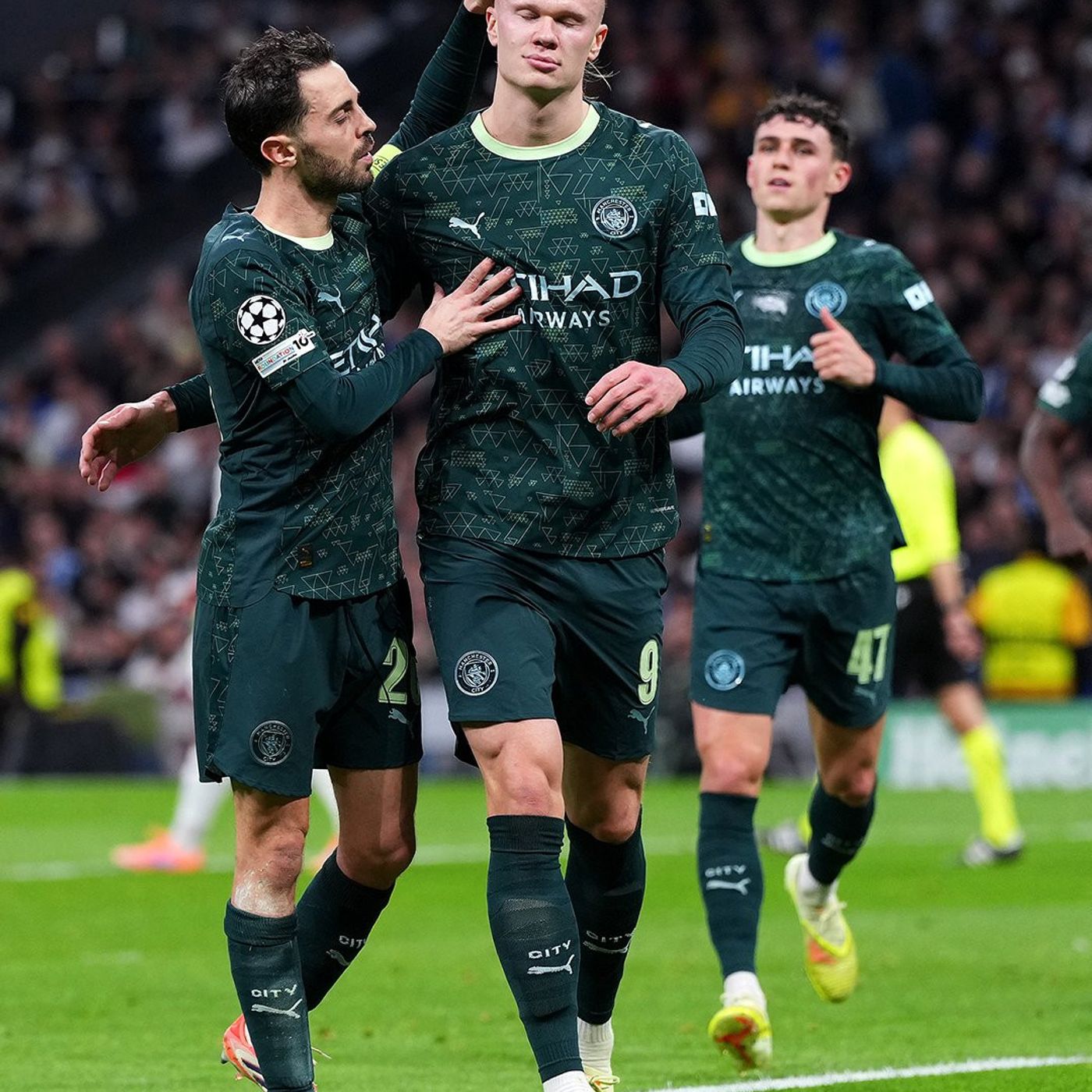 Manchester City deliver statement, Arsenal stay perfect and Ajax keep knockout hopes alive