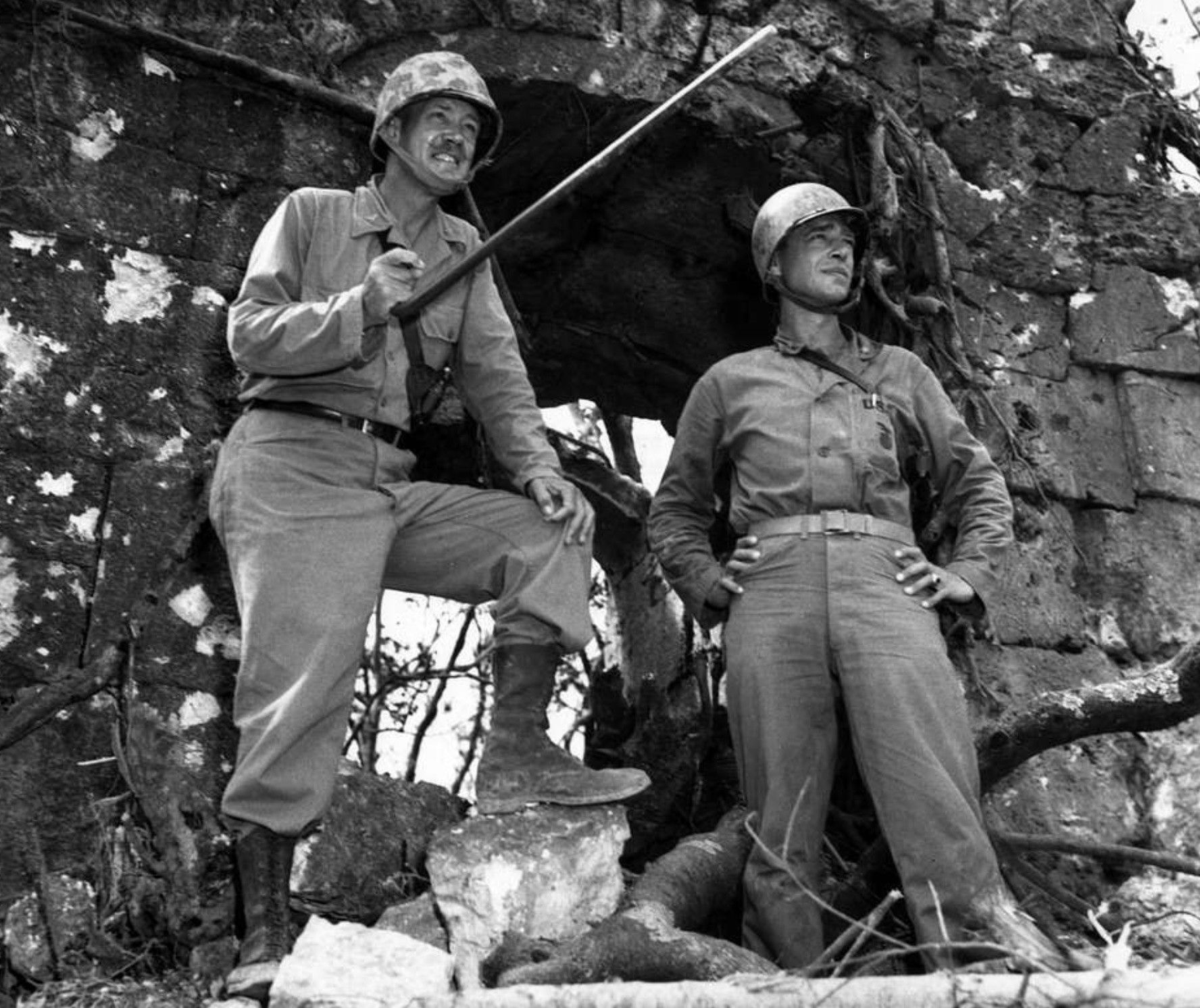 S8 Ep255: THE EMPEROR INTERVENES Colleague Evan Thomas. Following the bombing of Hiroshima, Emperor Hirohito broke with tradition to support Foreign Minister Togo, urging the deadlocked War Council to "bear the unbearable" and surrender. War Minister Anami, however